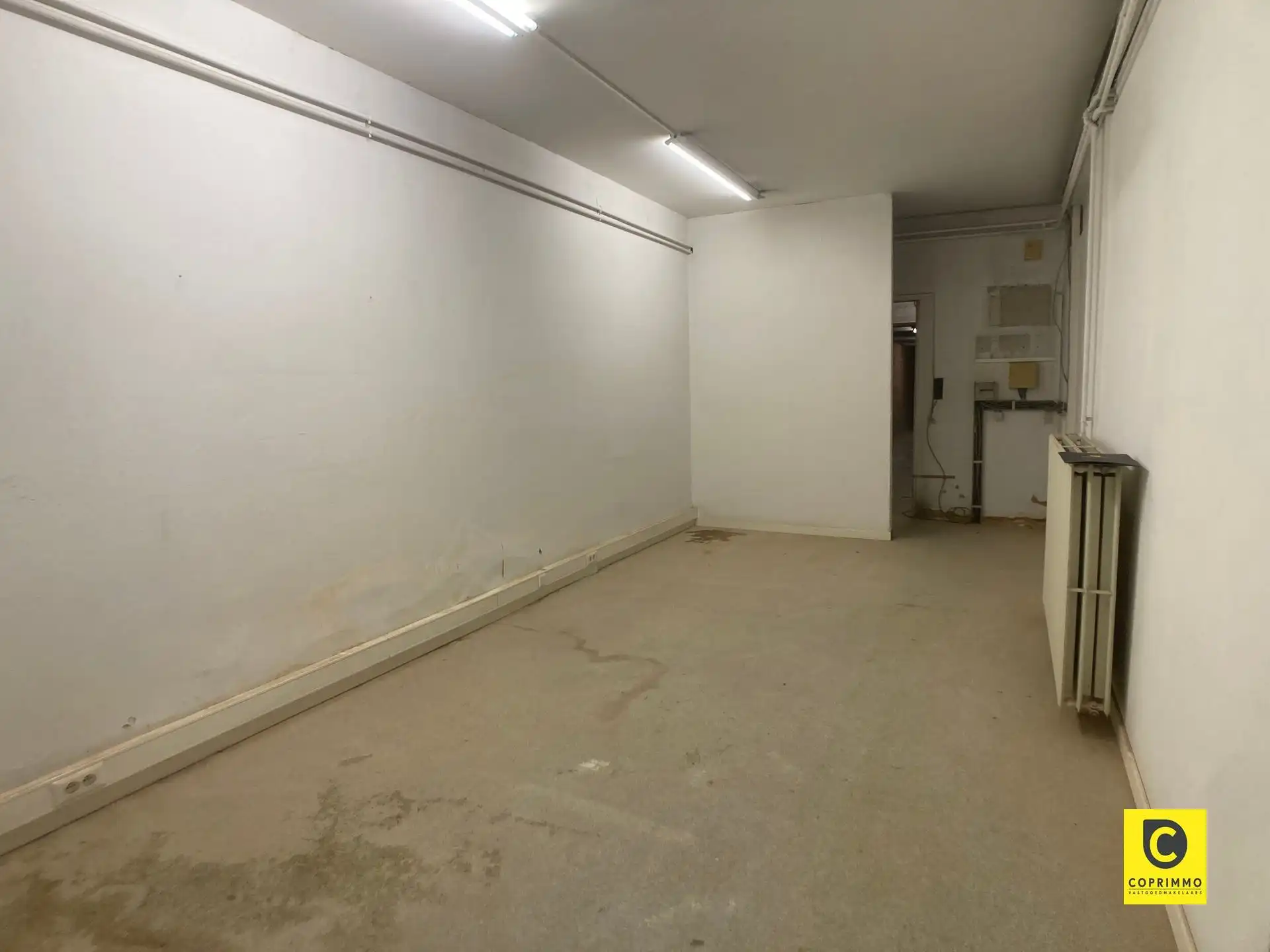 Magazijn met bureel op toplocatie! foto 7