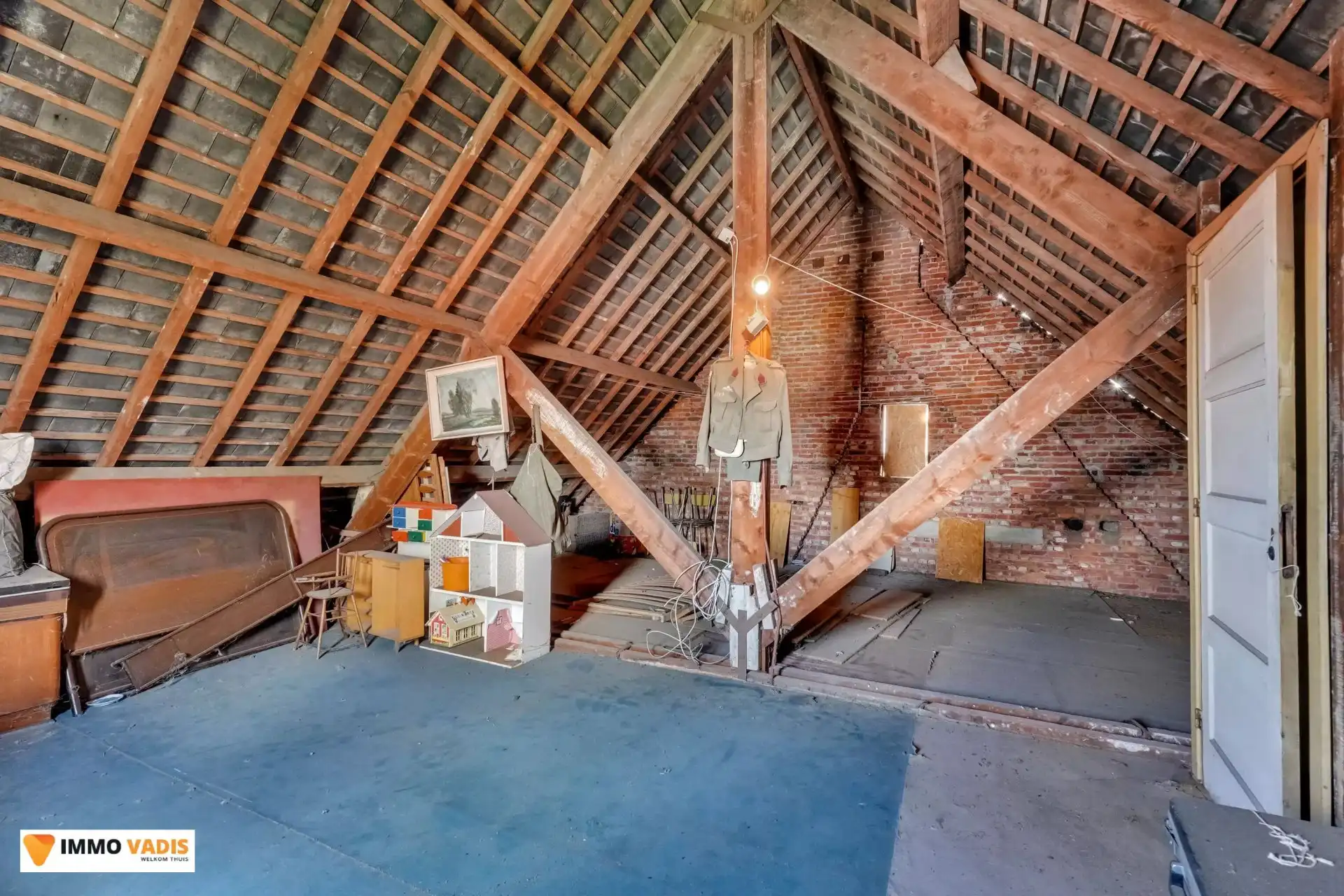 Halfopen bebouwing met 4 slaapkamers en vrijstaande garage foto 9