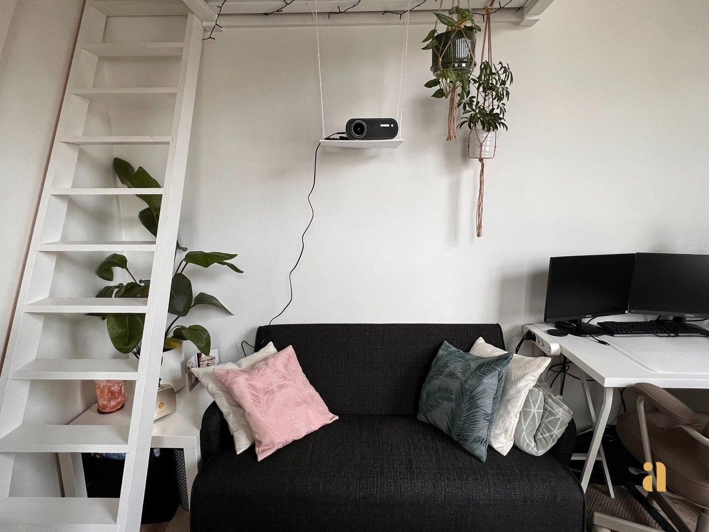 Studio mét meubels in ’t stad foto 2