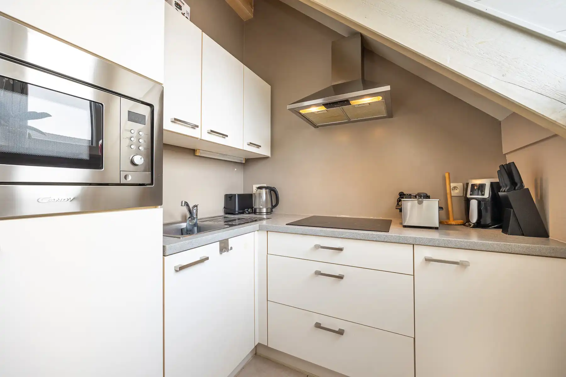 Dakppartement met 1 slaapkamer in het centrum van Merksplas. foto 6