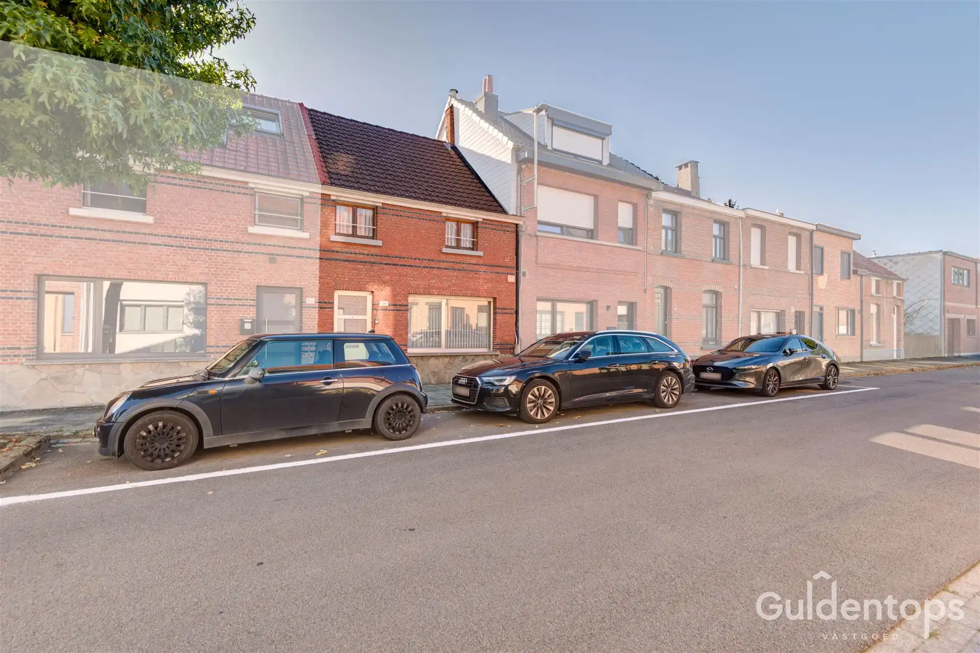 Hoofdfoto van de publicatie: Zeer goed gelegen rijwoning