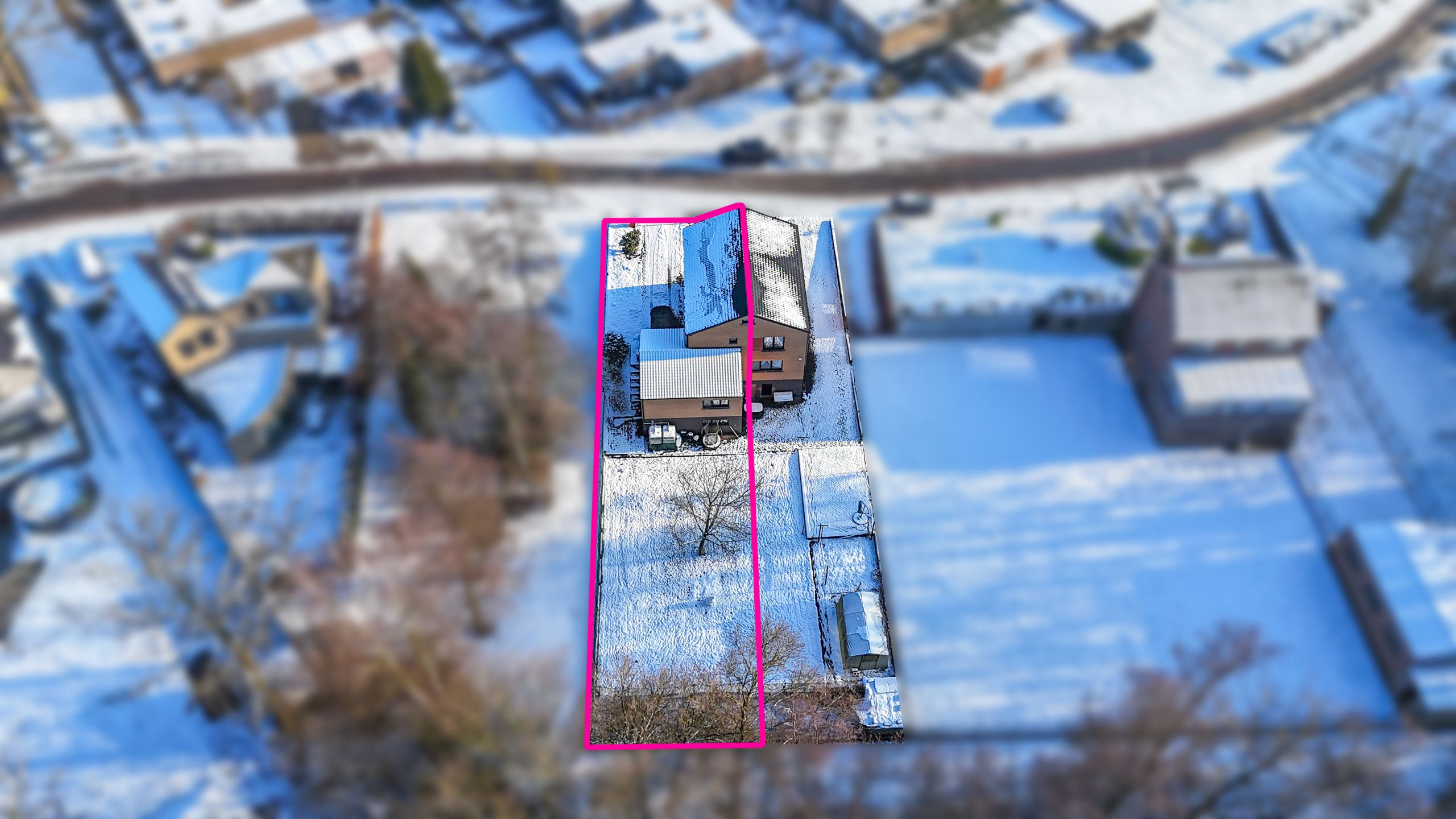 Instapklare halfopen bebouwing op topligging dicht aan natuurzone! foto 3