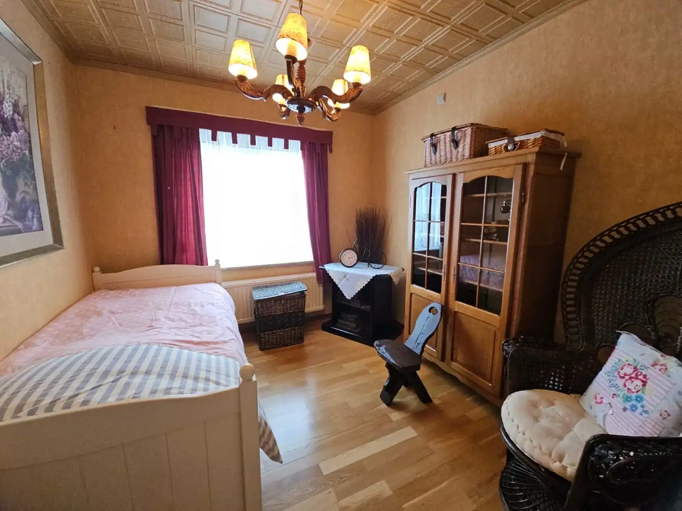 Halfopen bebouwing met garage in rustige omgeving foto 15