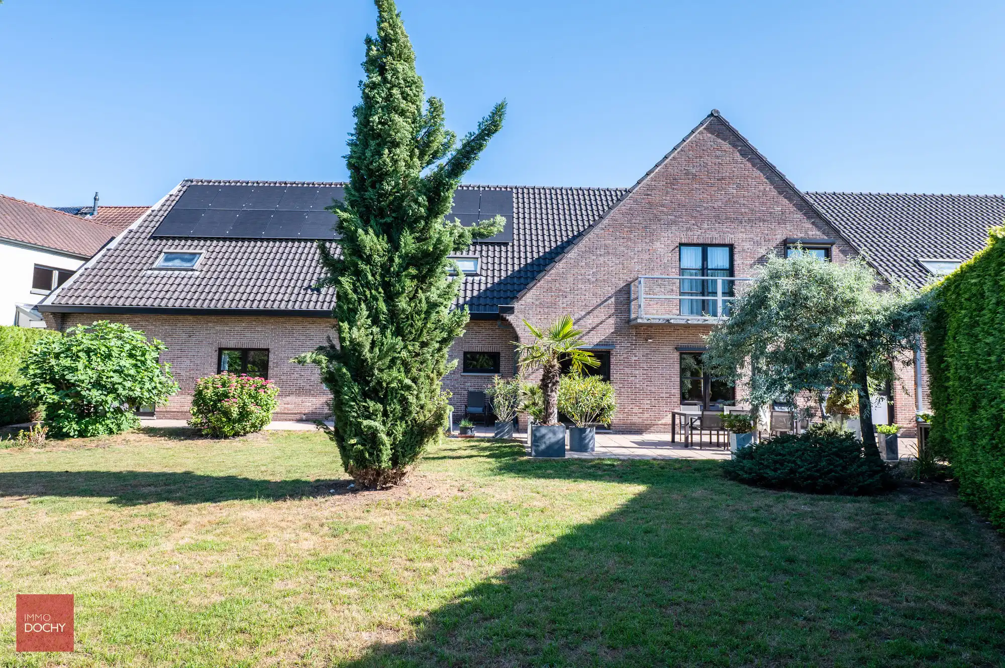 Zeer ruime en verzorgde praktijkwoning of cohousing foto 10