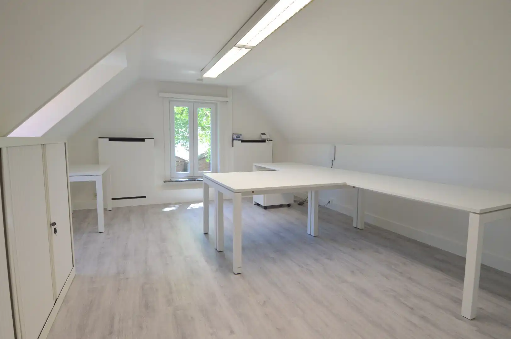 Kantoorruimte te huur op een toplocatie te Kortrijk foto 2