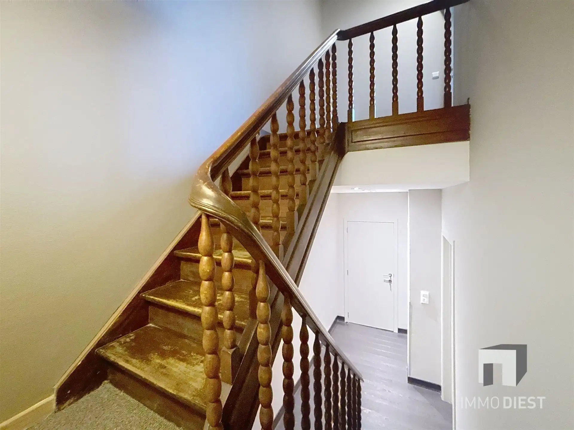 Trendy gerenoveerde woning met 3 slaapkamers foto 25