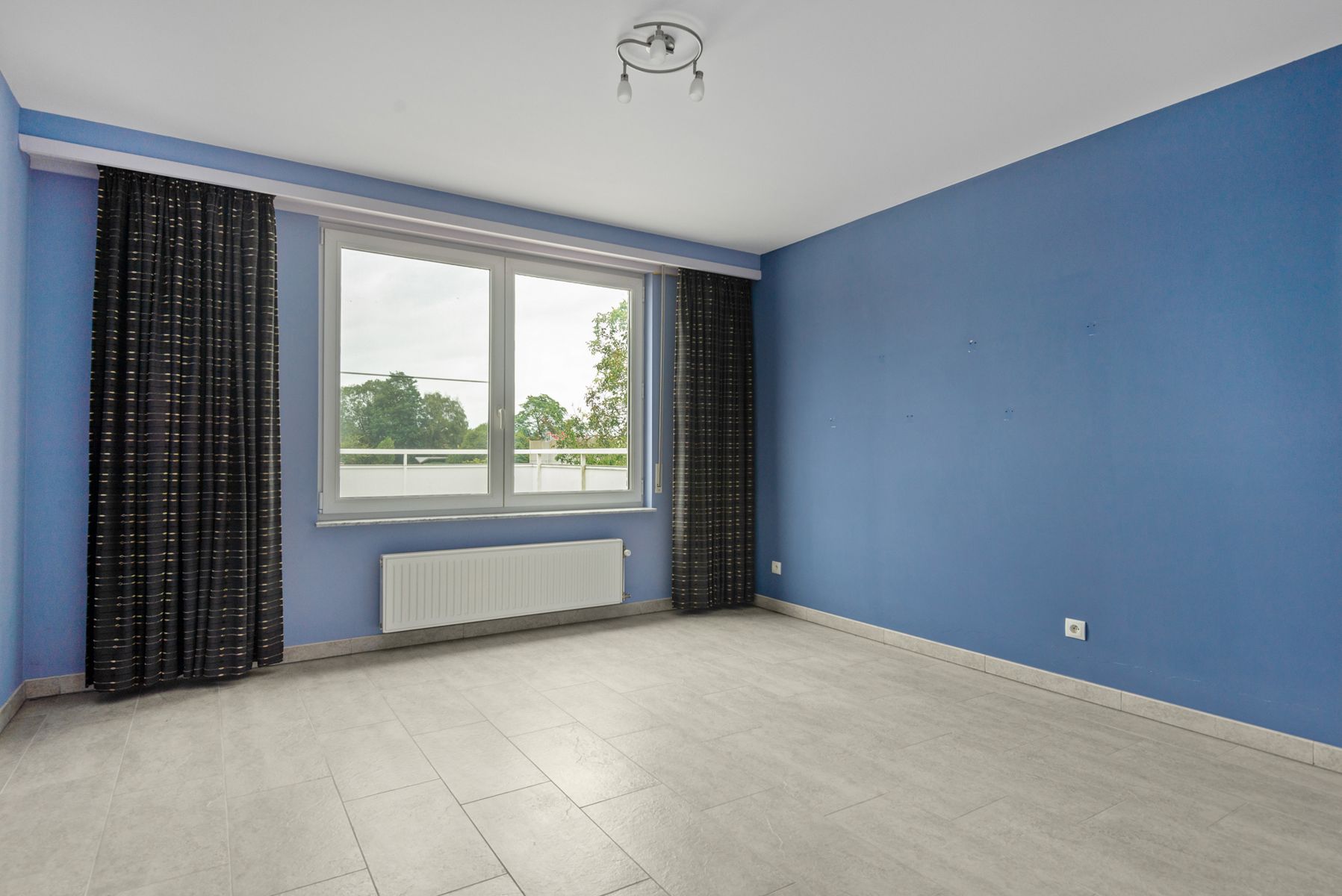 Goed onderhouden appartement met ruim terras nabij centrum foto 13