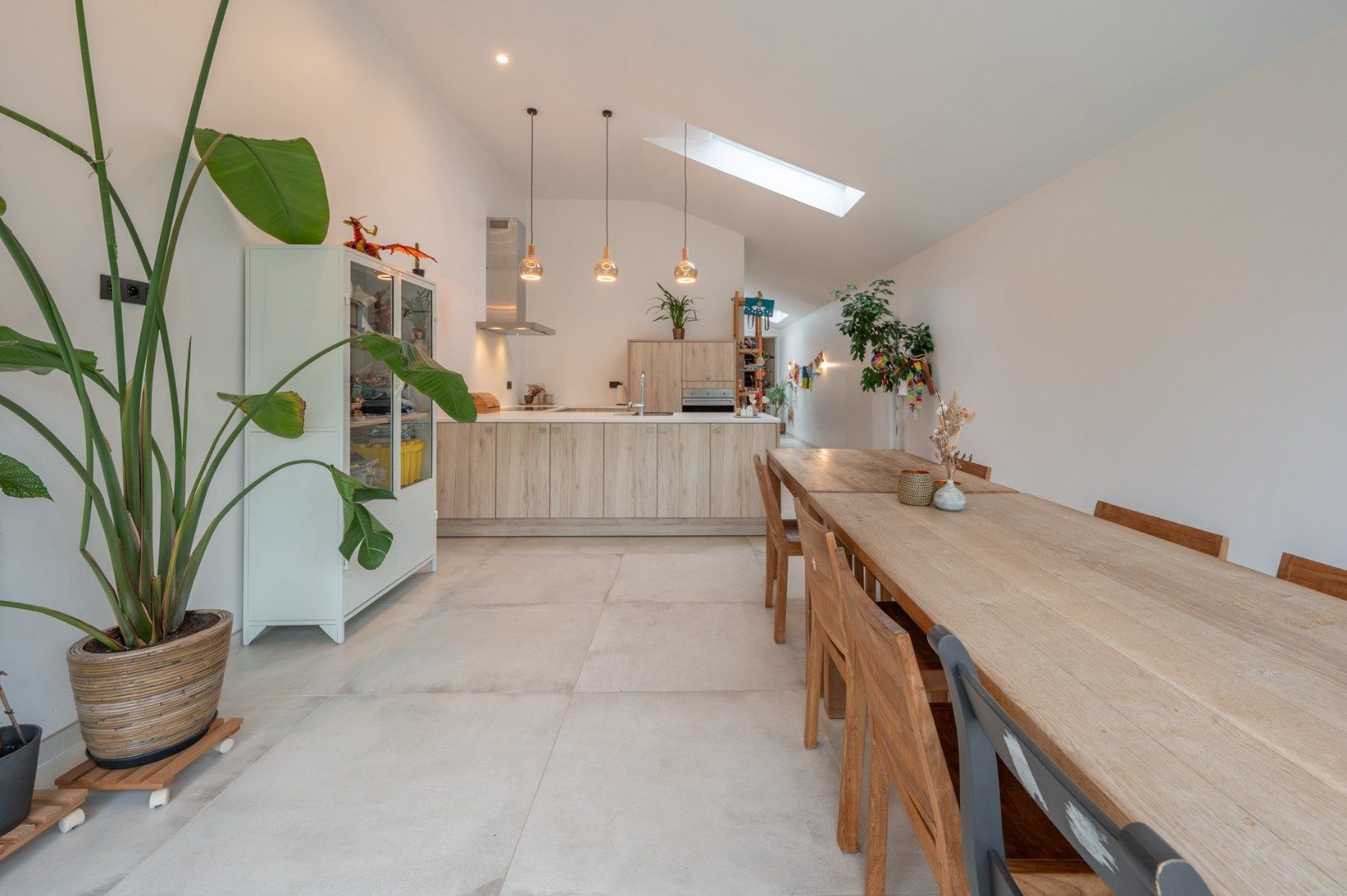 Charmante en verrassend ruime woonst op goede ligging in Sint-Michiels foto 3