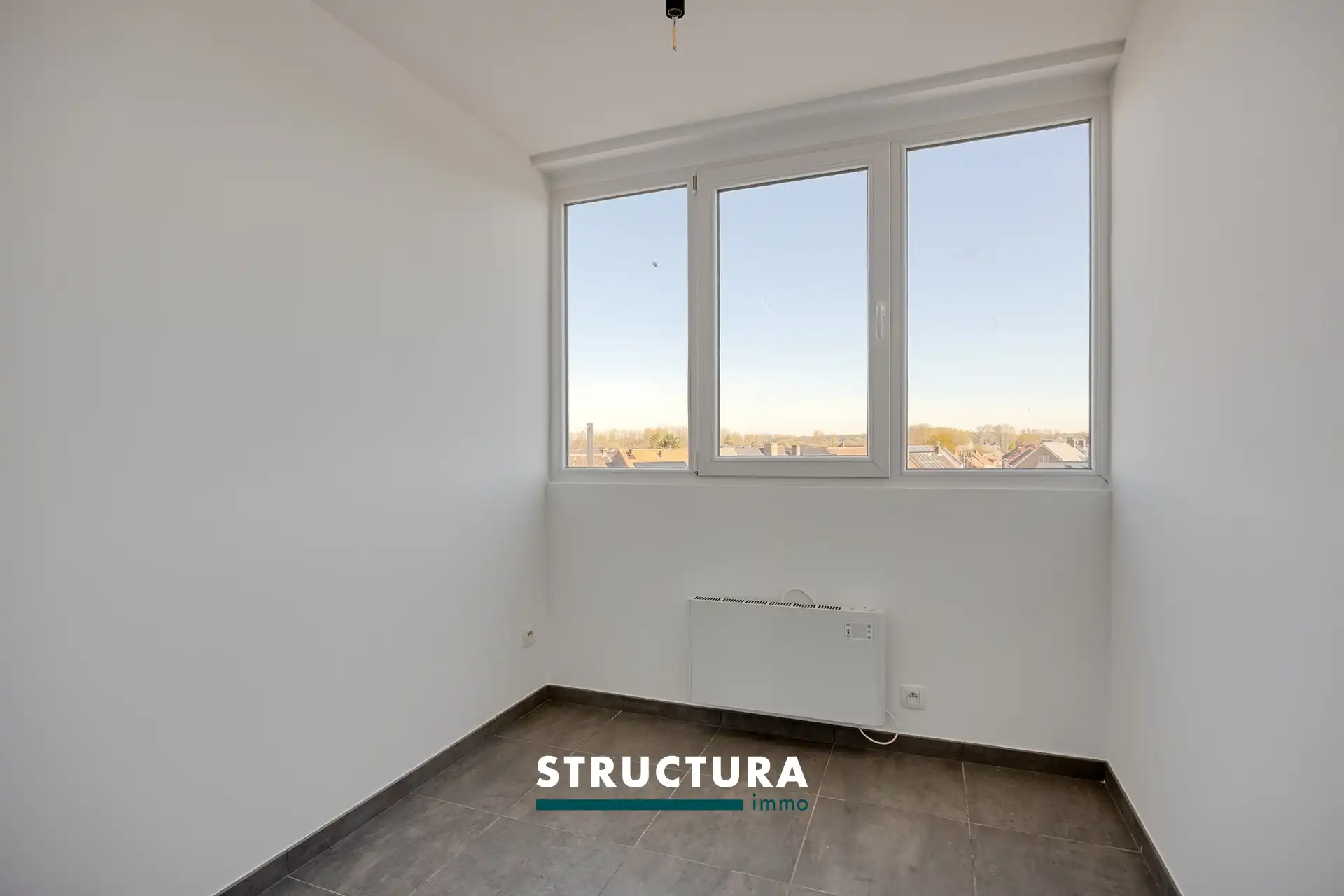 Gerenoveerd appartement op derde verdiep foto 13