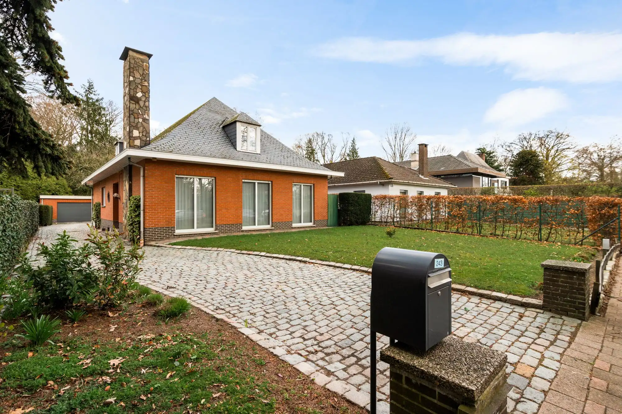 Landhuis met 5 slaapkamers op toplocatie in Kapellen ! foto 5
