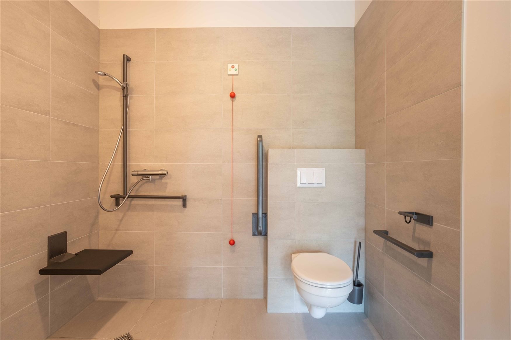 Lichtrijke assistentieflat (inclusief autoplaats) foto 10