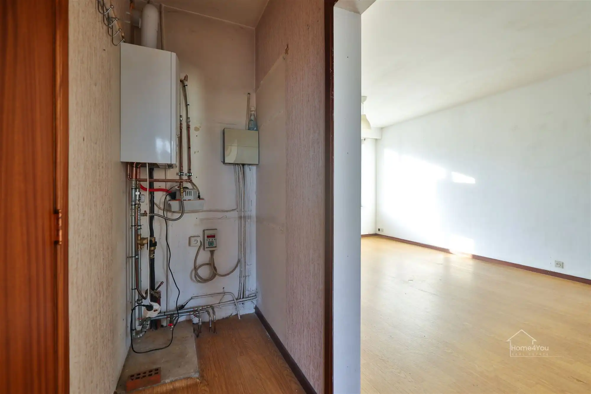 Opbrengsteigendom met 2 vergunde app. en garages foto 24