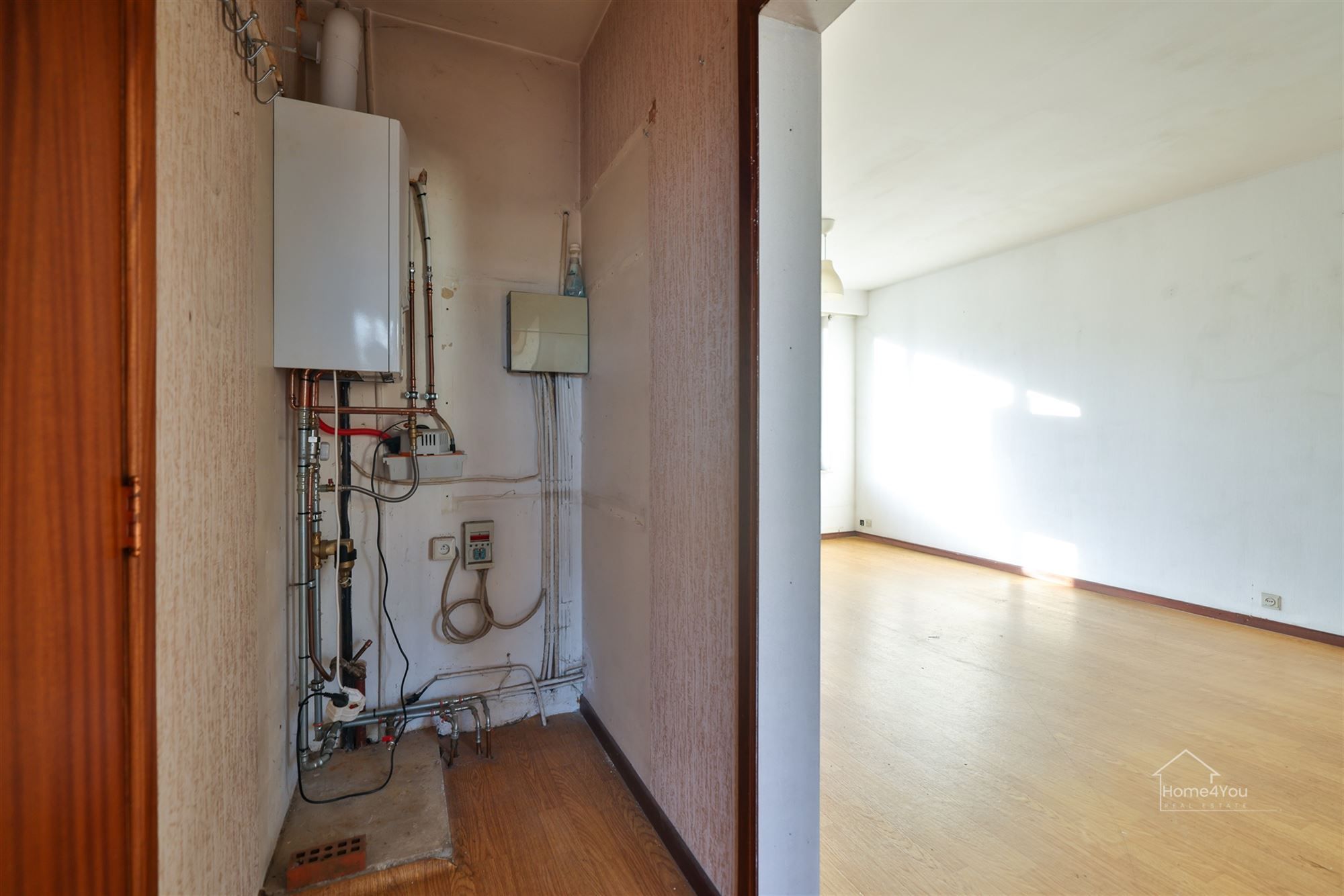 Opbrengsteigendom met 2 vergunde app. en garages foto 24