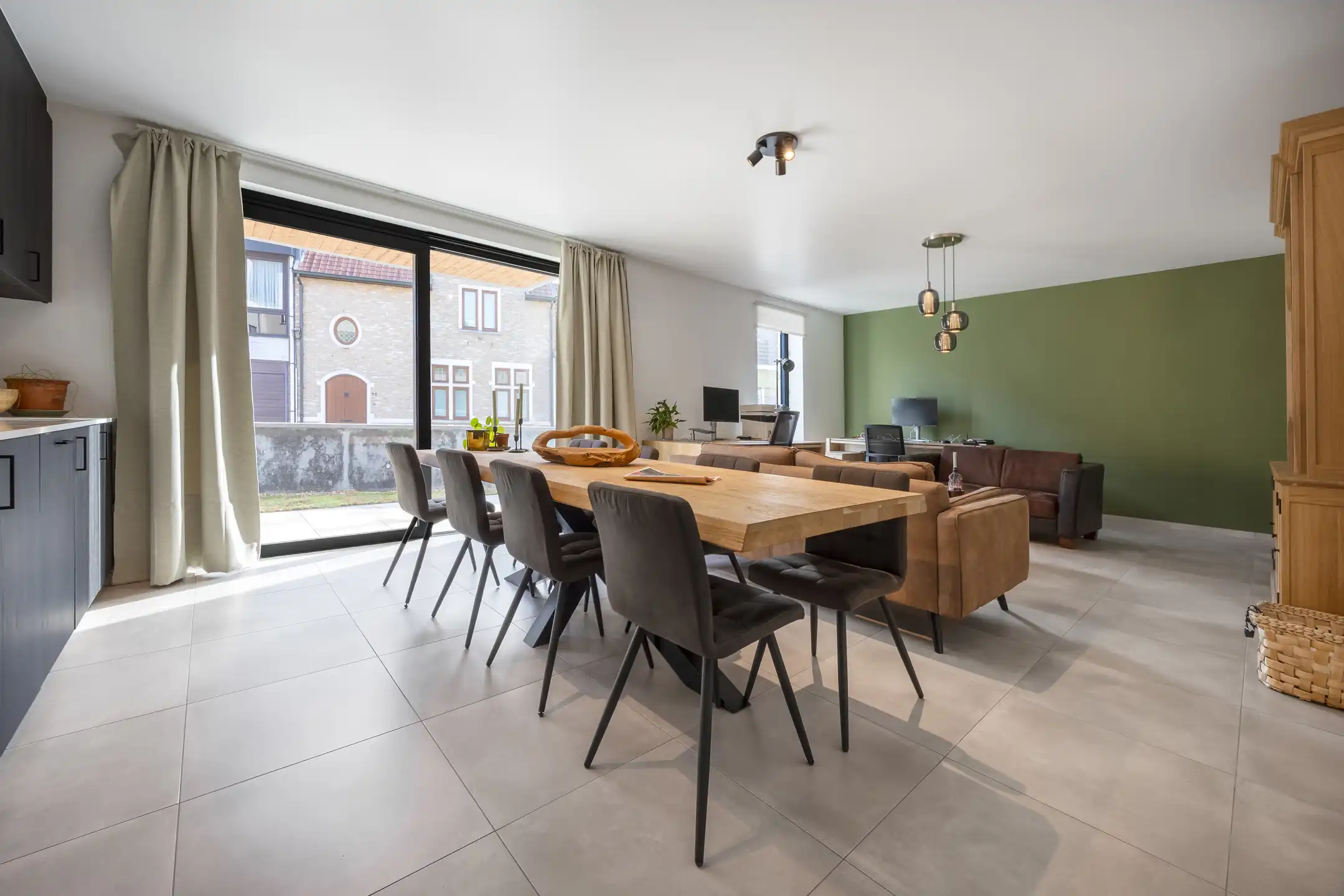 Modern en lichtrijk appartement te koop in hartje zandhoven foto 3