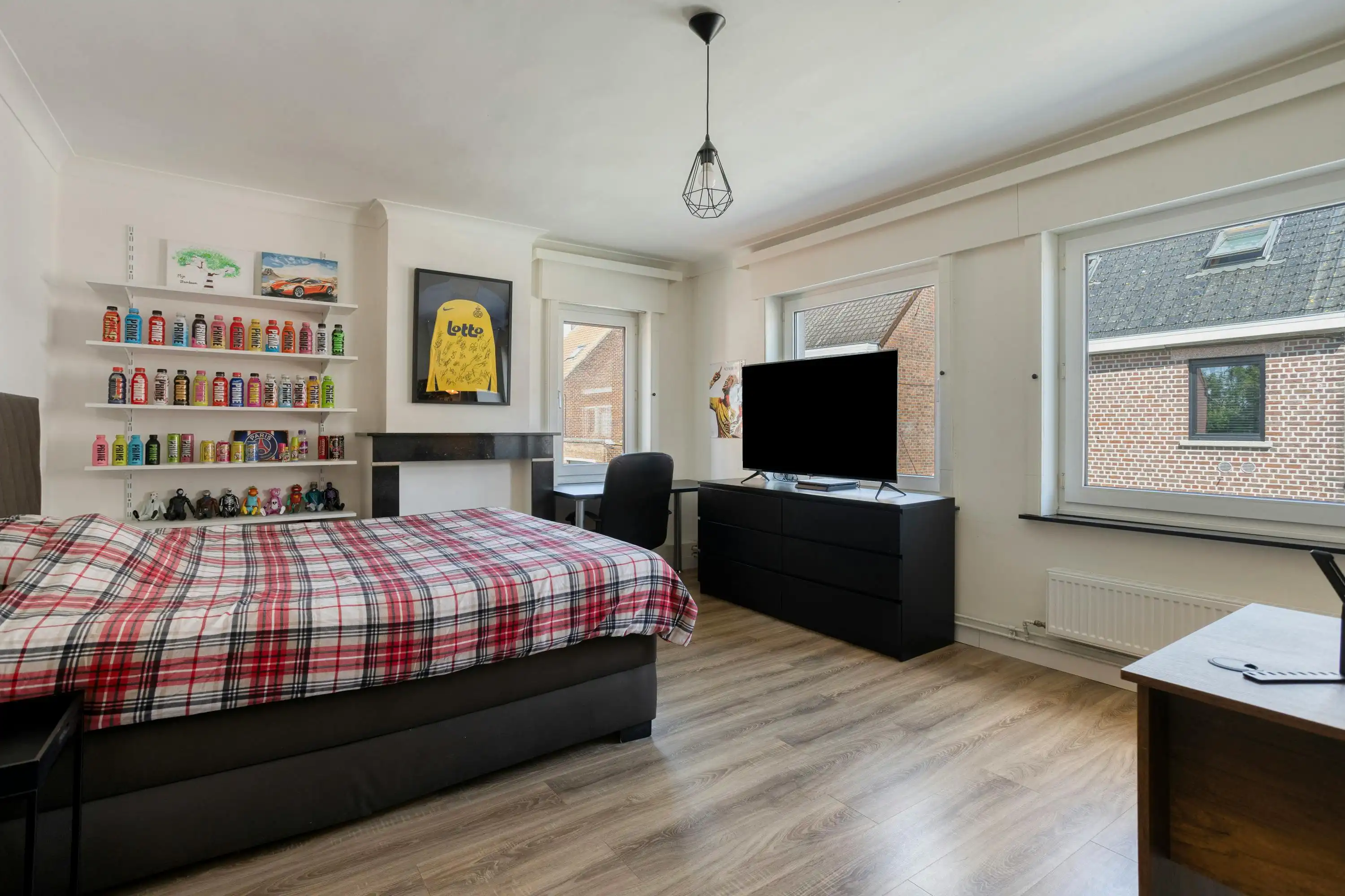 Een zeer ruim huis met 3 slaapkamers te Meulebeke. foto 10