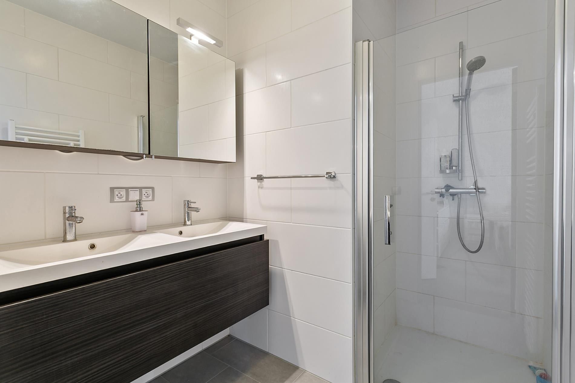 Ruim appartement met 3 slaapkamers en staanplaats foto 18