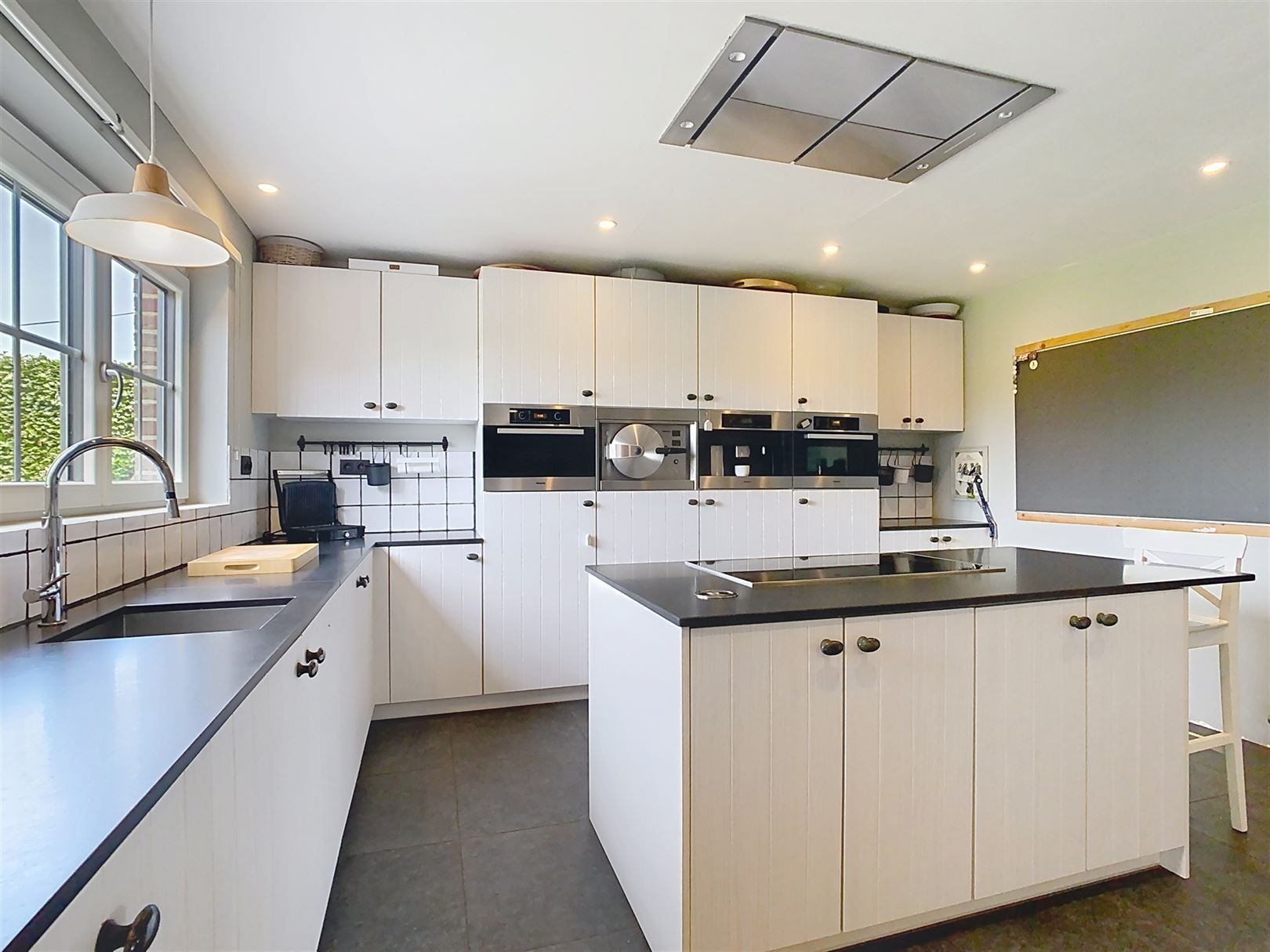 Instapklare en ruime woning, 4 slpks, terras, tuin, 3a 91ca foto 14