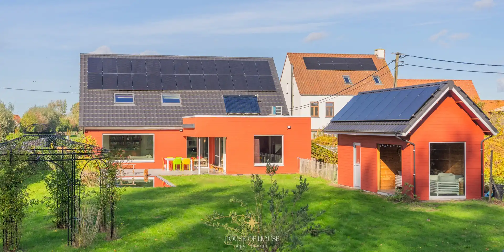 Unieke passiefbouw villa met natuurlijke tuin en innovatieve technieken foto 3
