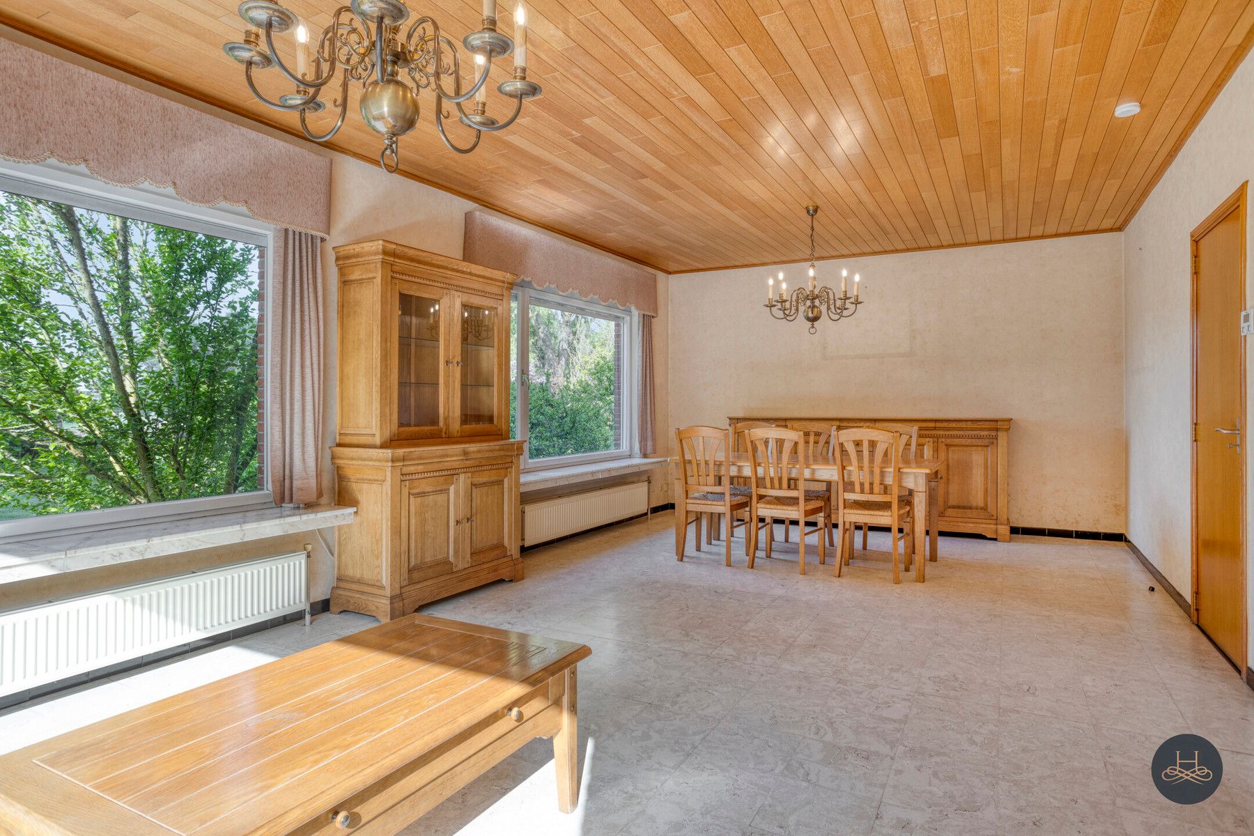Charmant ruime renovatiewoning gelegen op een enorm perceel foto 7
