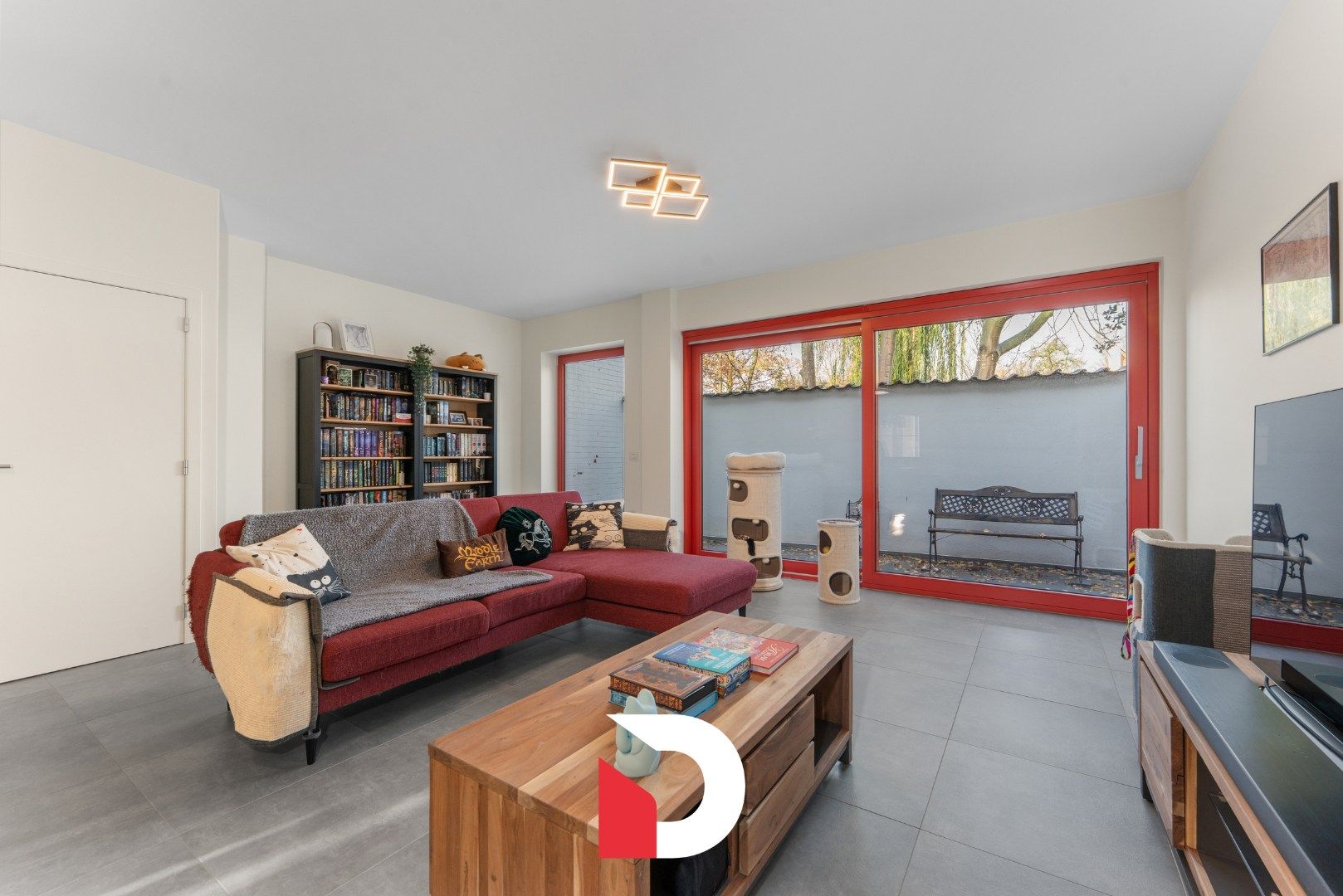 Schitterende stadswoning  in hartje Brugge gelegen op een afgesloten en verdoken binnenplaats. foto 3