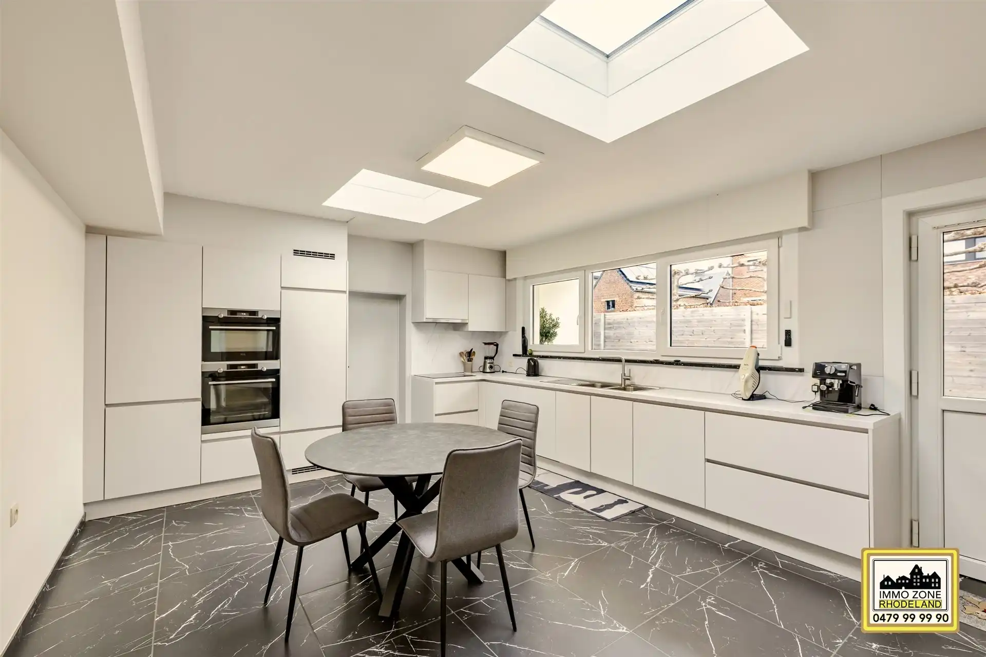 Charmante halfopen woning met 3 slpks en tuin foto 11