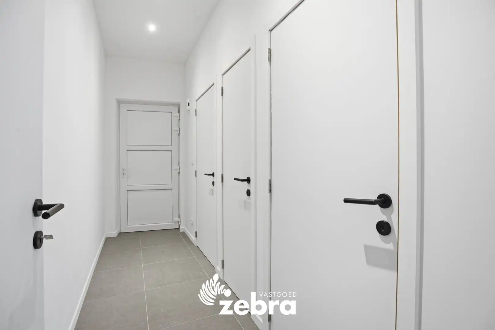 Gerenoveerde halfopen bebouwing in hartje Rumbeke! foto 2