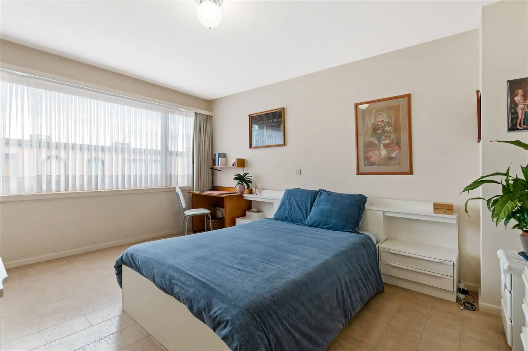 Bel-etage woning met 3 slaapkamers en tuinpoort aan straatkant. foto 15