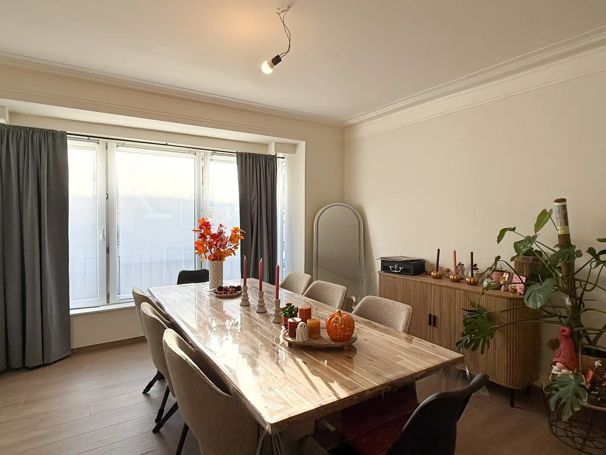 Centraal gelegen appartement met twee slaapkamers, terras en autostaanplaats foto 4