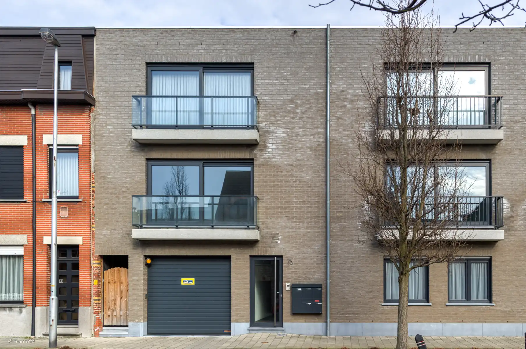 Modern appartement in rustige blok foto 2