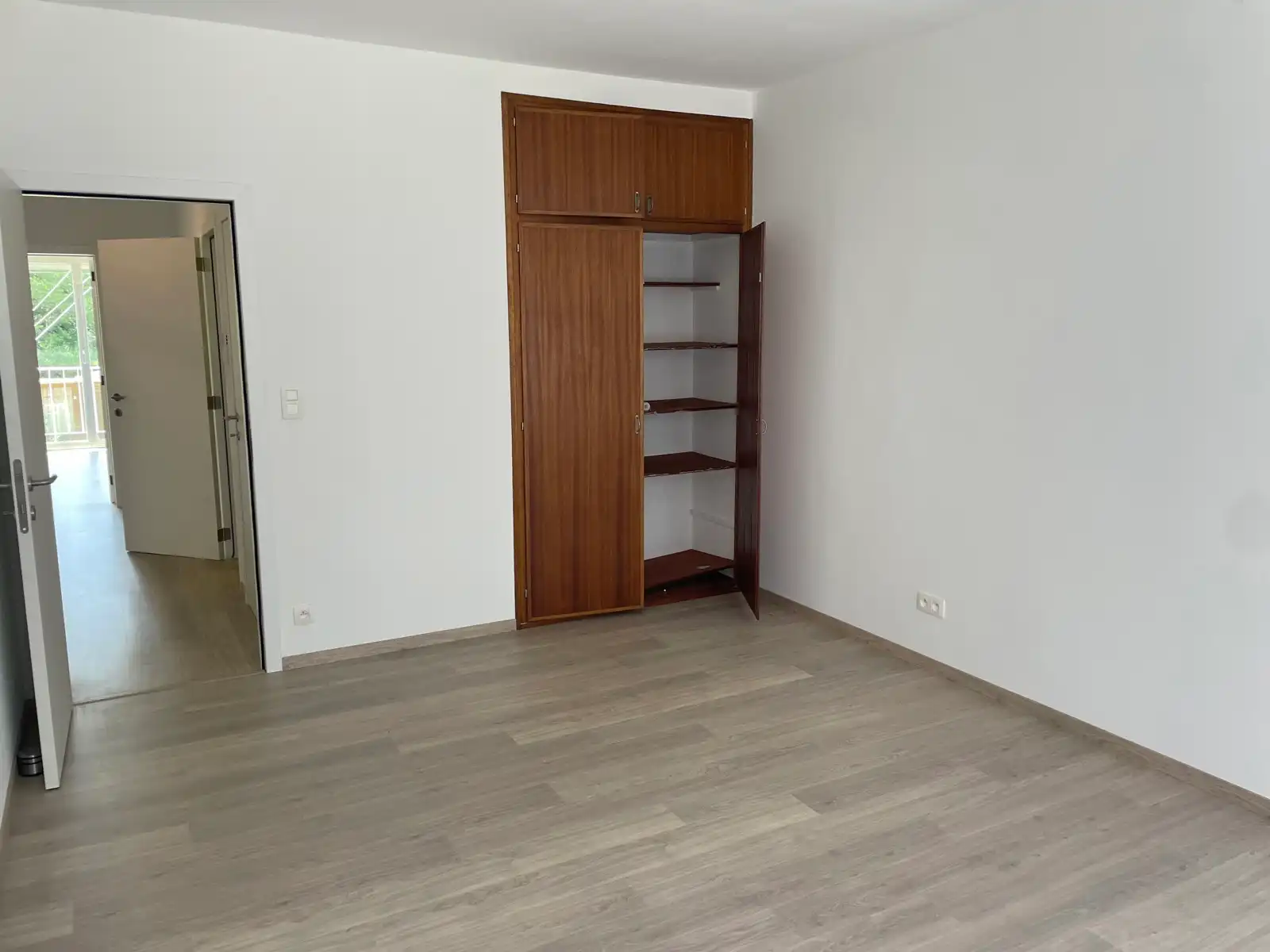 Leemans Immobiliën biedt u dit instapklare appartement te huur aan in Asse foto 12