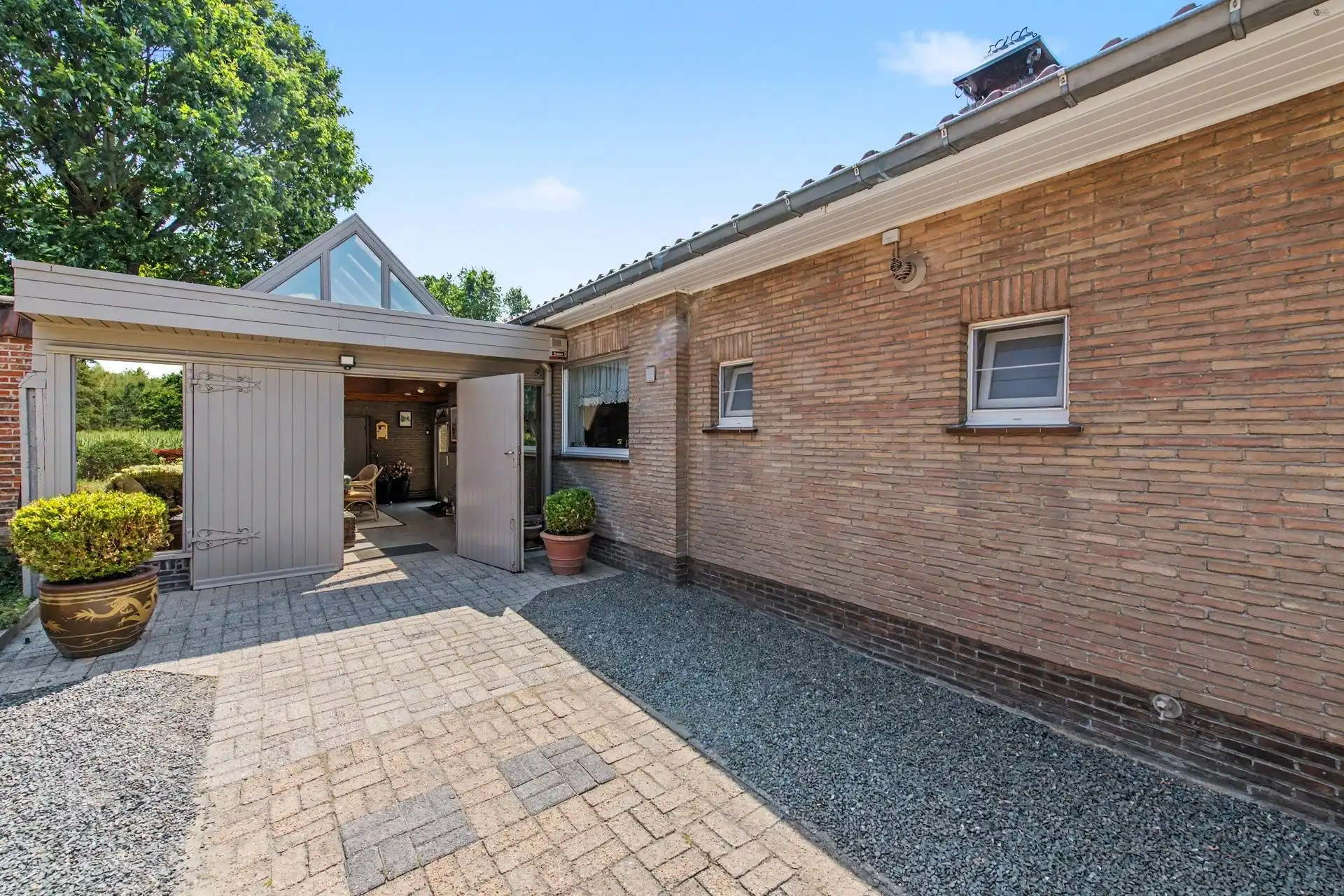 Verzorgde bungalow in rustige straat te Stekene foto 15