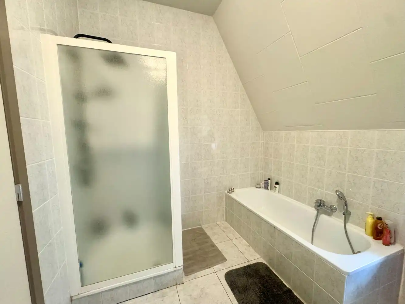 UITZONDERLIJK RUIM DUPLEX APPARTEMENT (H.O.B) foto 13