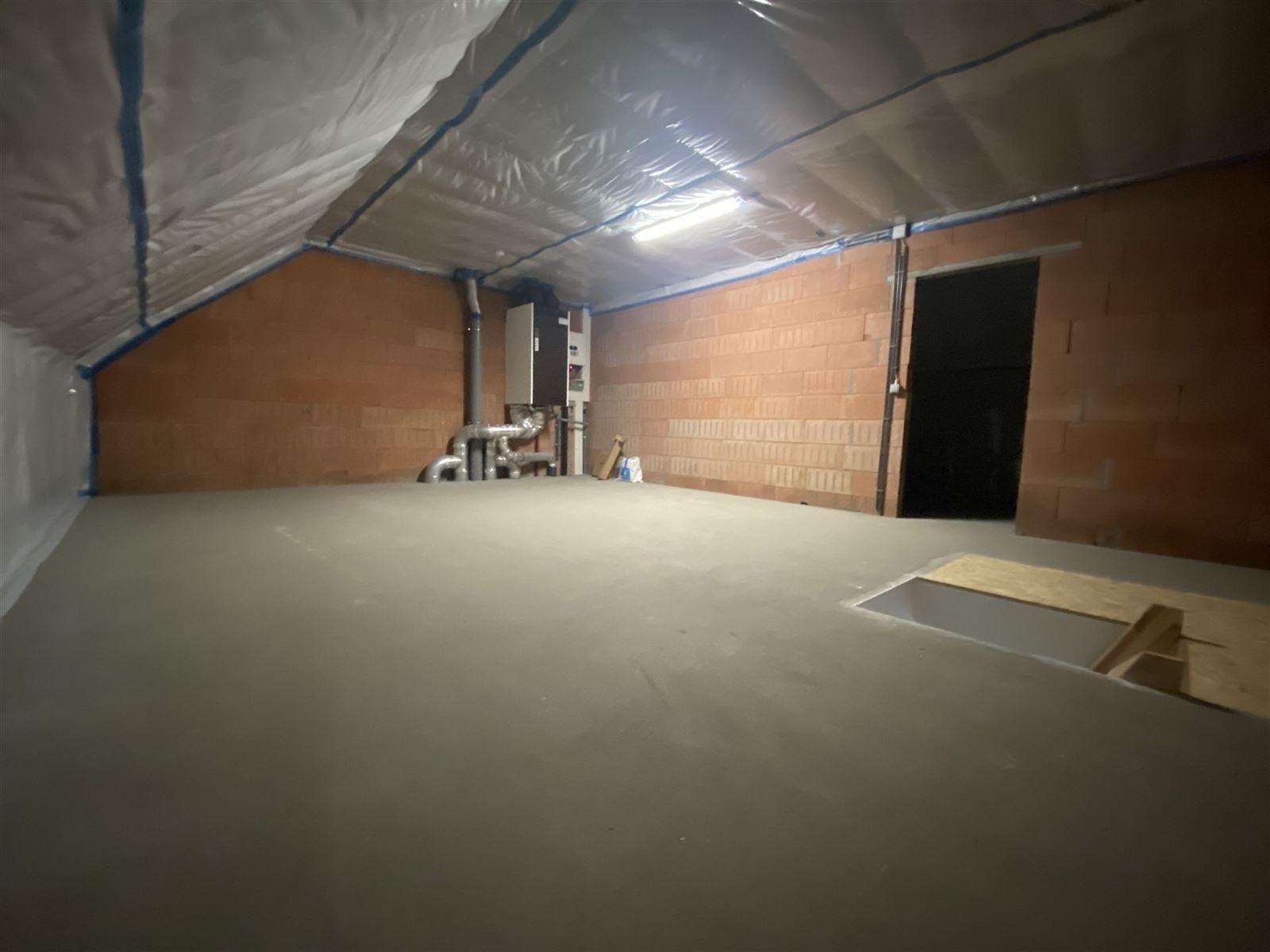 Ruime woning met 3 slaapkamers te huur foto 17