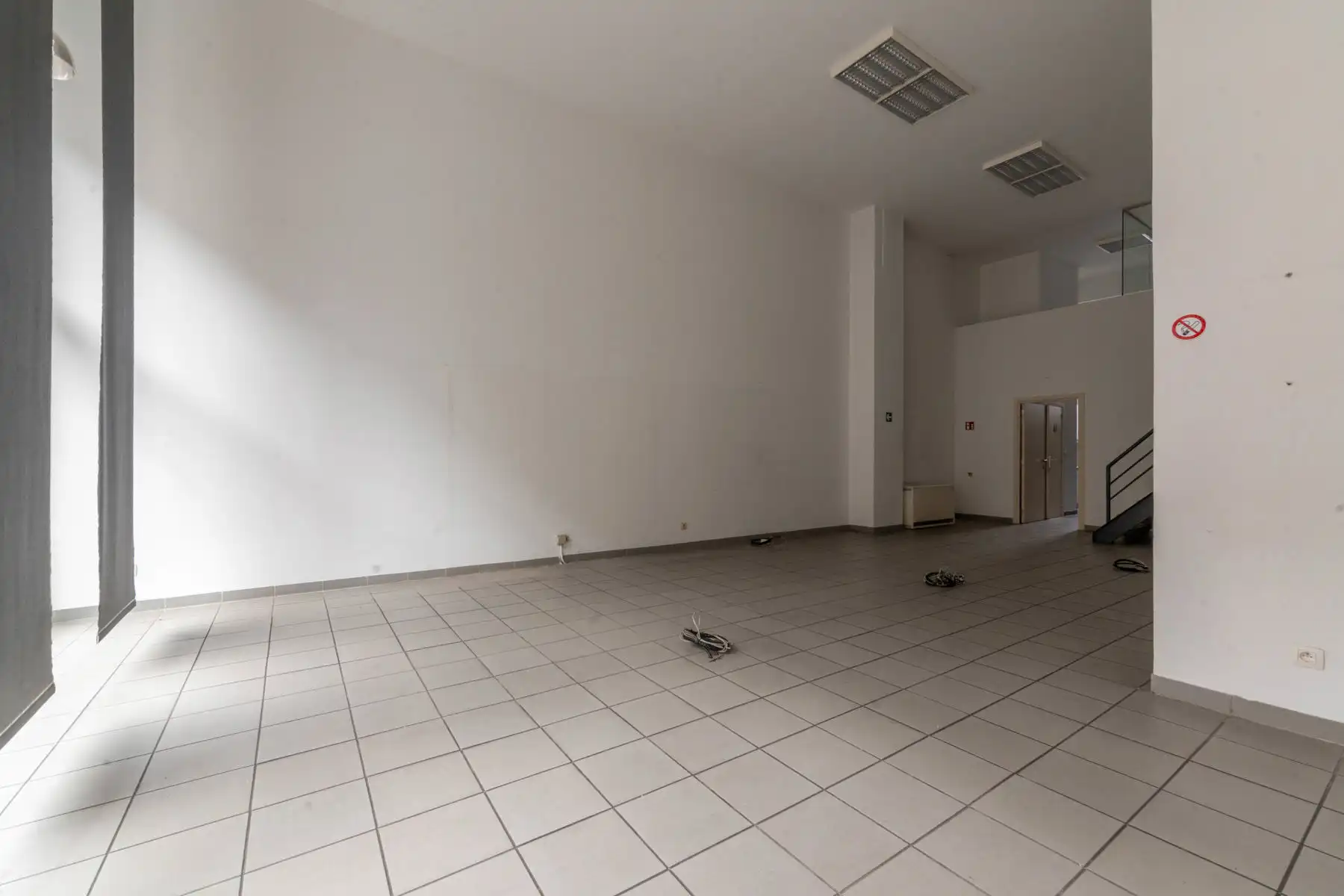 Commerciële ruimte te huur foto 2