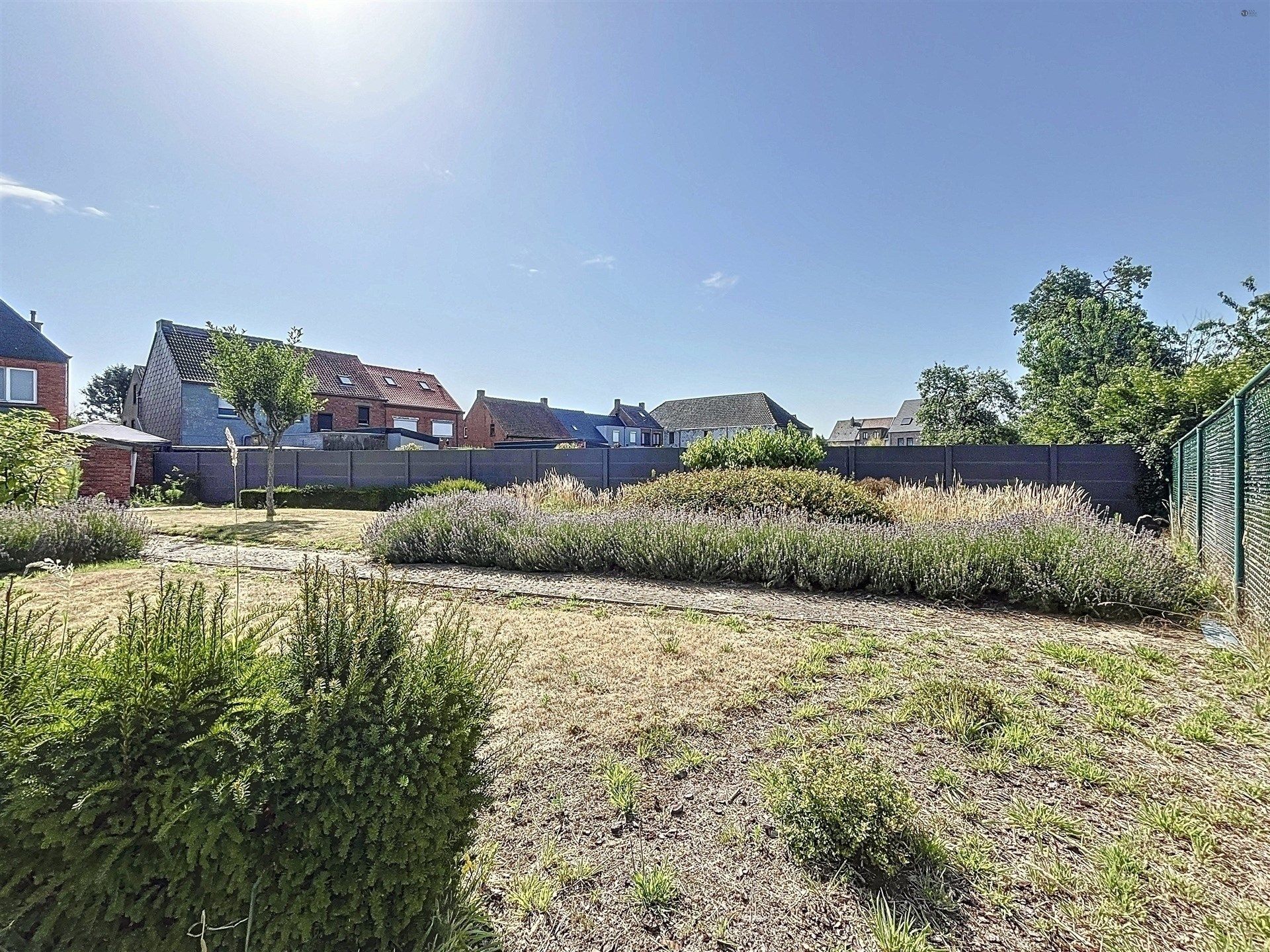 Ruime woning met garage op perceel van 512 m² foto 23