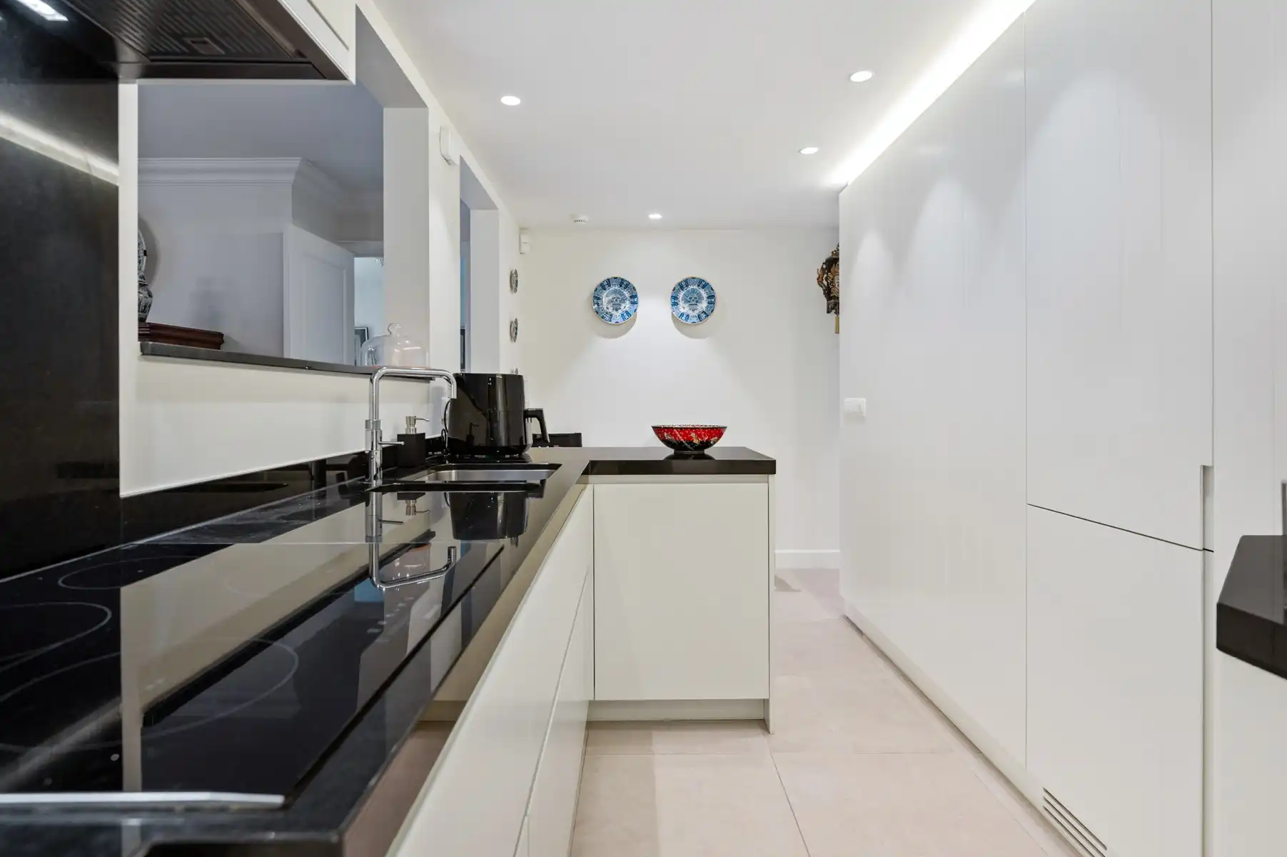 Gelijkvloers appartement met 2 slaapkamers, bureau en terras foto 12