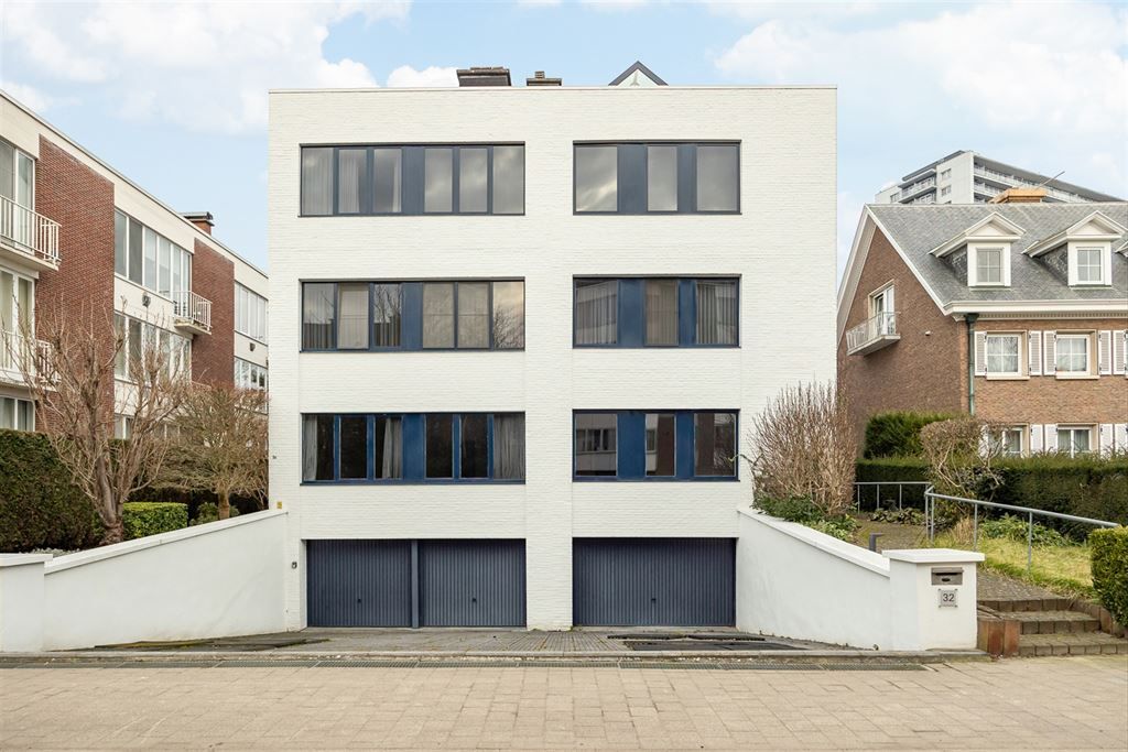 Riant appartement met mooie tuin op gelijkvloerse verdieping foto {{pictureIndex}}