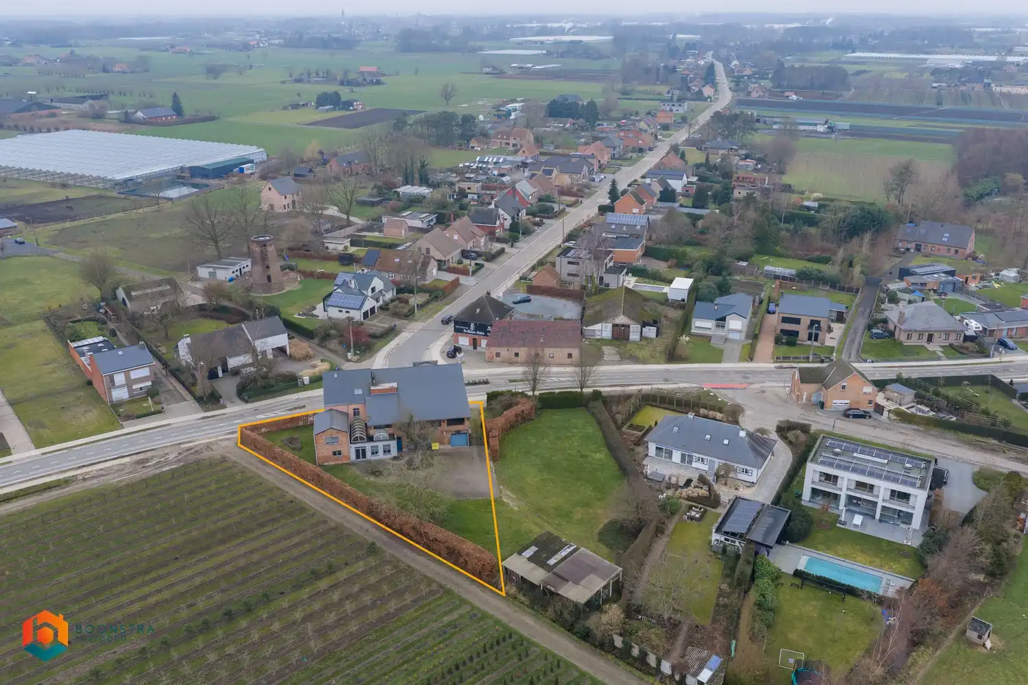 Zonevreemde woning met magazijn te Putte foto 31