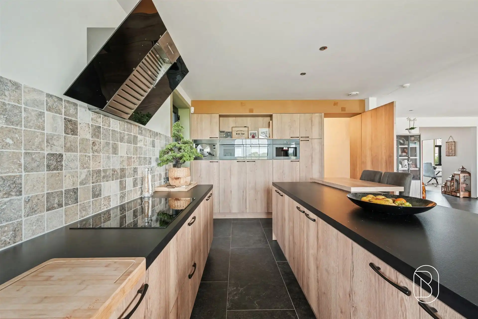 Recente pastorijwoning met 5 slk, lift en ruime tuin! foto 9