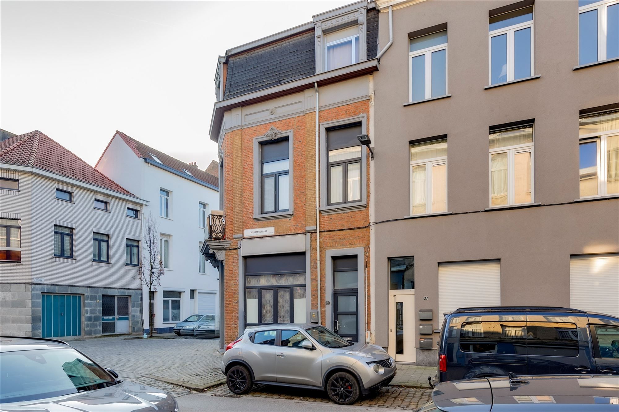 Ruime op te frissen woning met mog 4-5 slk te Berchem foto 4