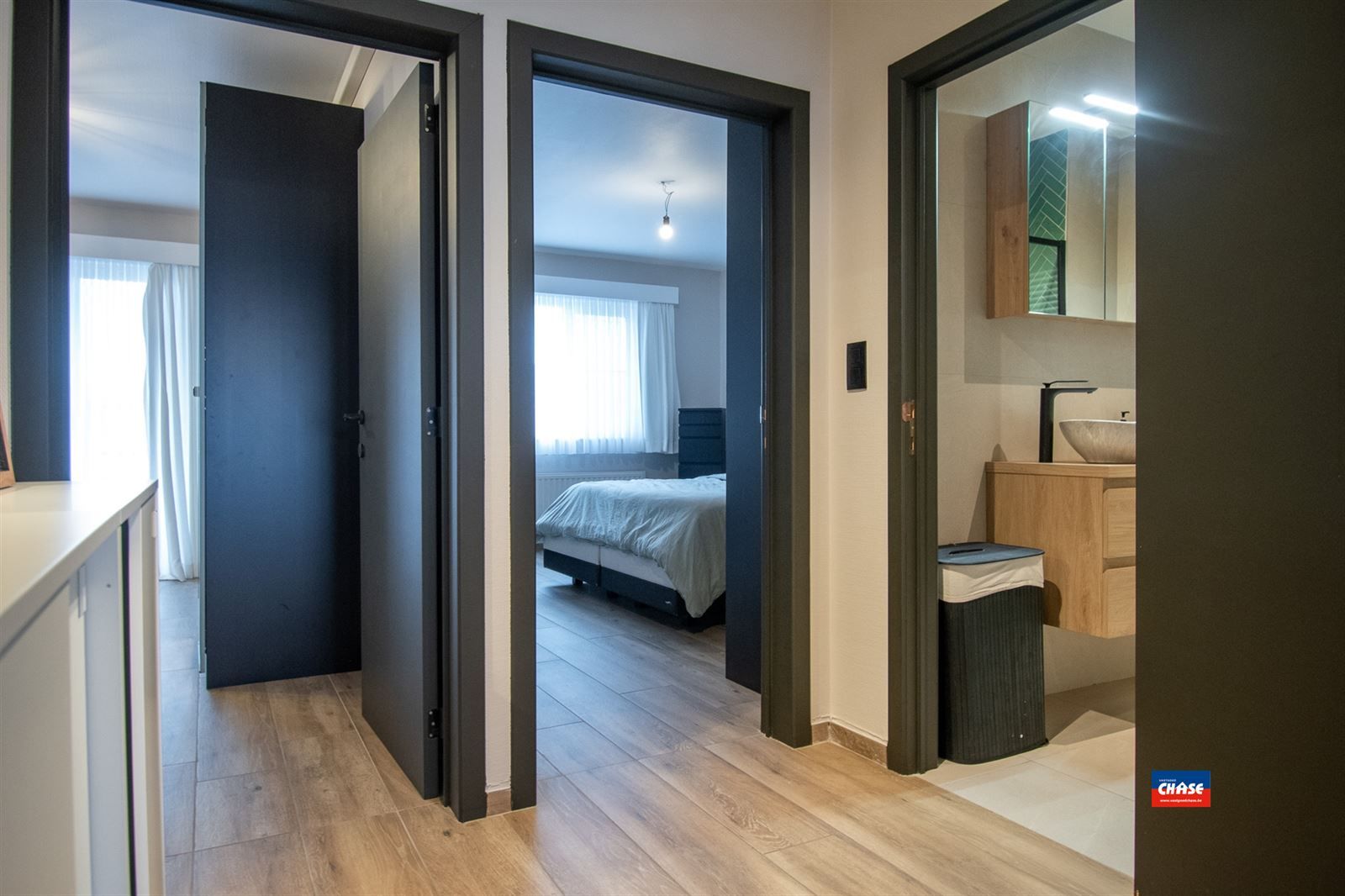 Modern appartement met 2 slpks, terras + garage foto 8