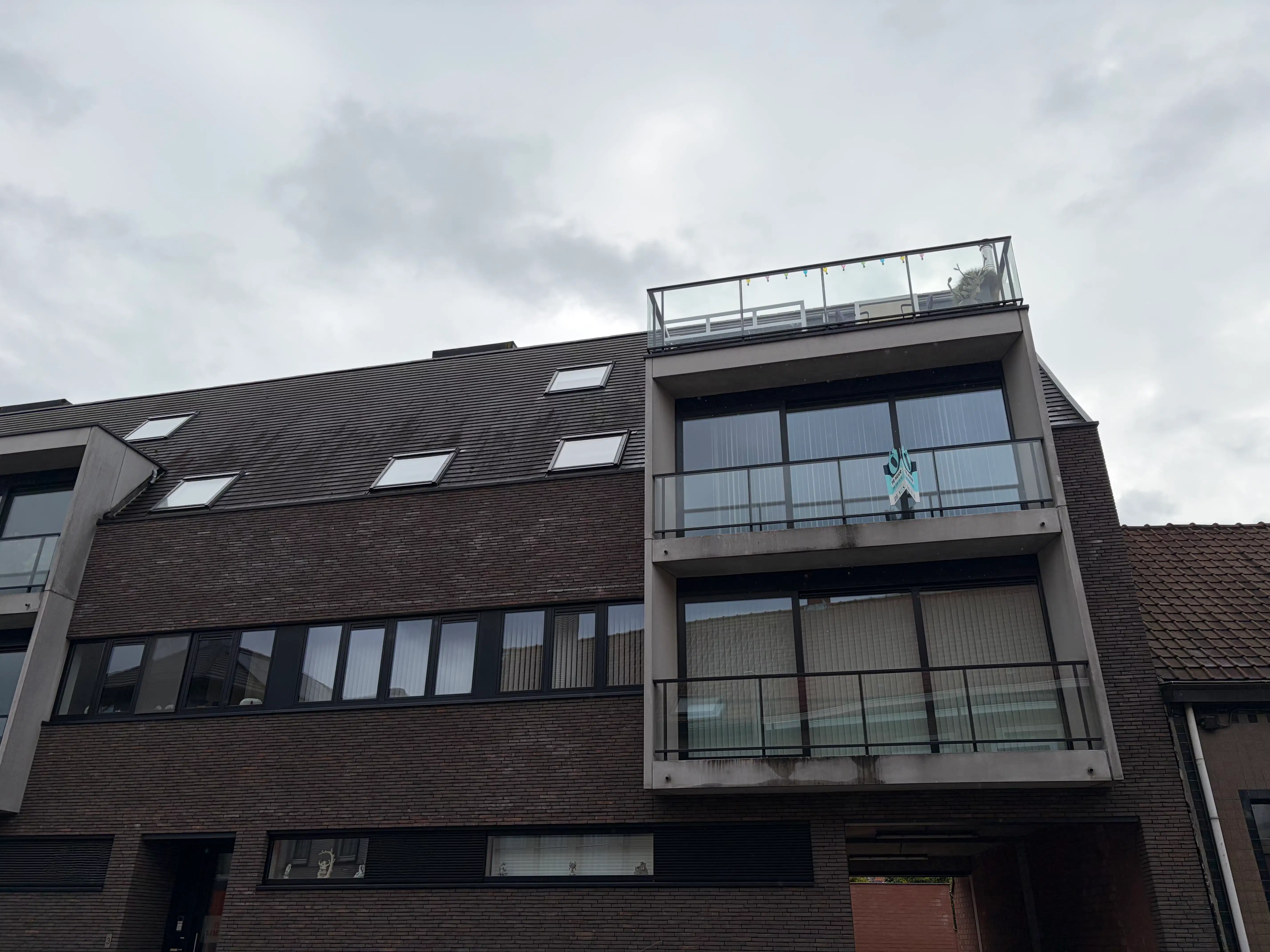 Instapklaar appartement met 2 slaapkamers en terras foto {{pictureIndex}}