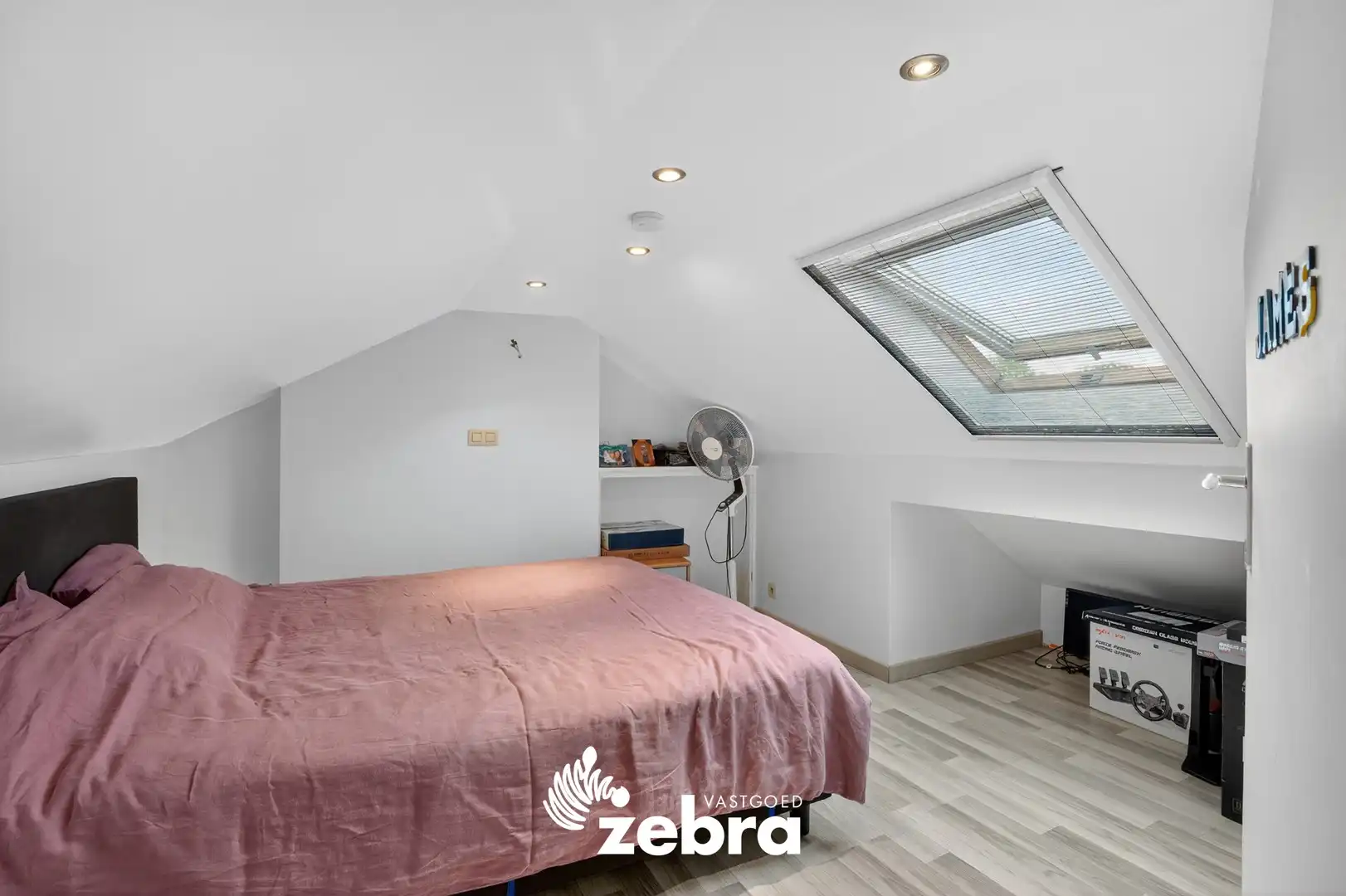 Ruime, instapklare woning met 5 slaapkamers en dubbele garage te Koolskamp! foto 20