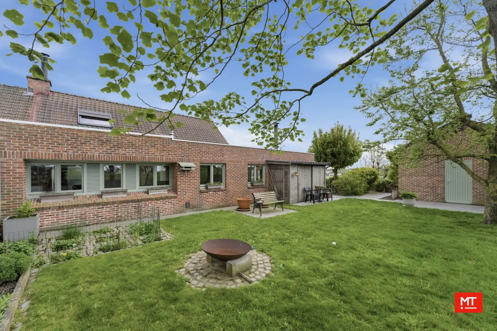 Charmante halfopen woning op een landelijke locatie in Gullegem foto 2