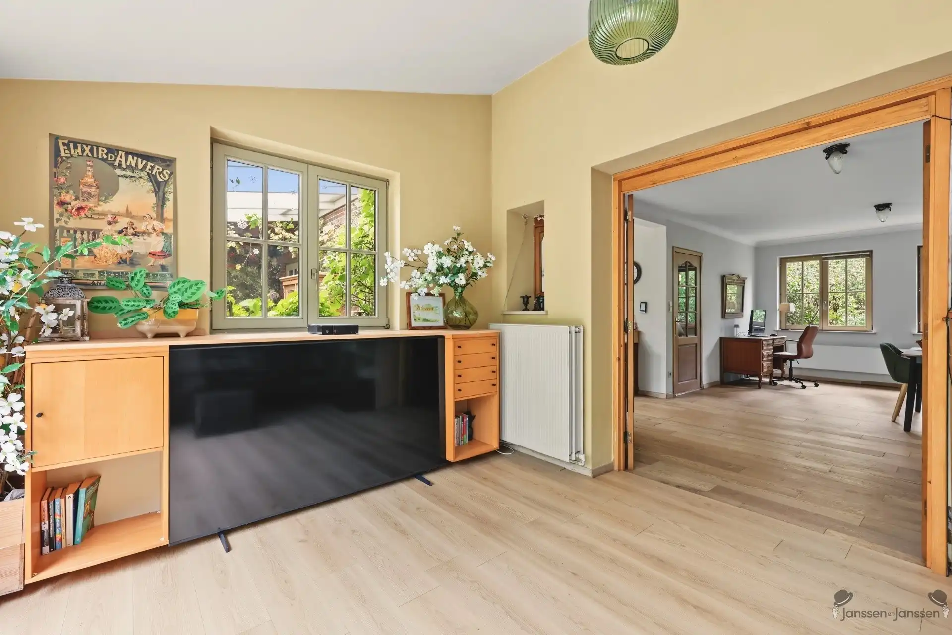Vrijstaande woning in prachtige groene omgeving op perceel van 955m² foto 6