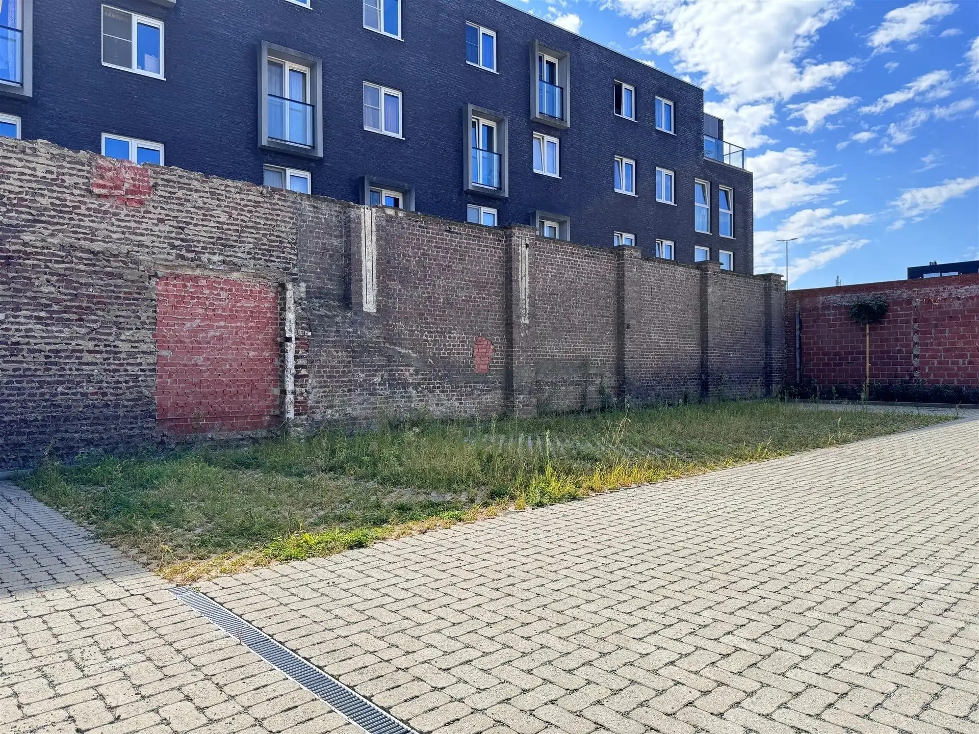 Autostaanplaats op gegeerde locatie in Wetteren. foto 2