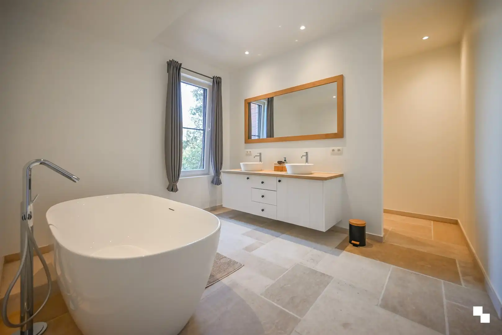 Karaktervolle vrijstaande woning te Ingelmunster foto 23