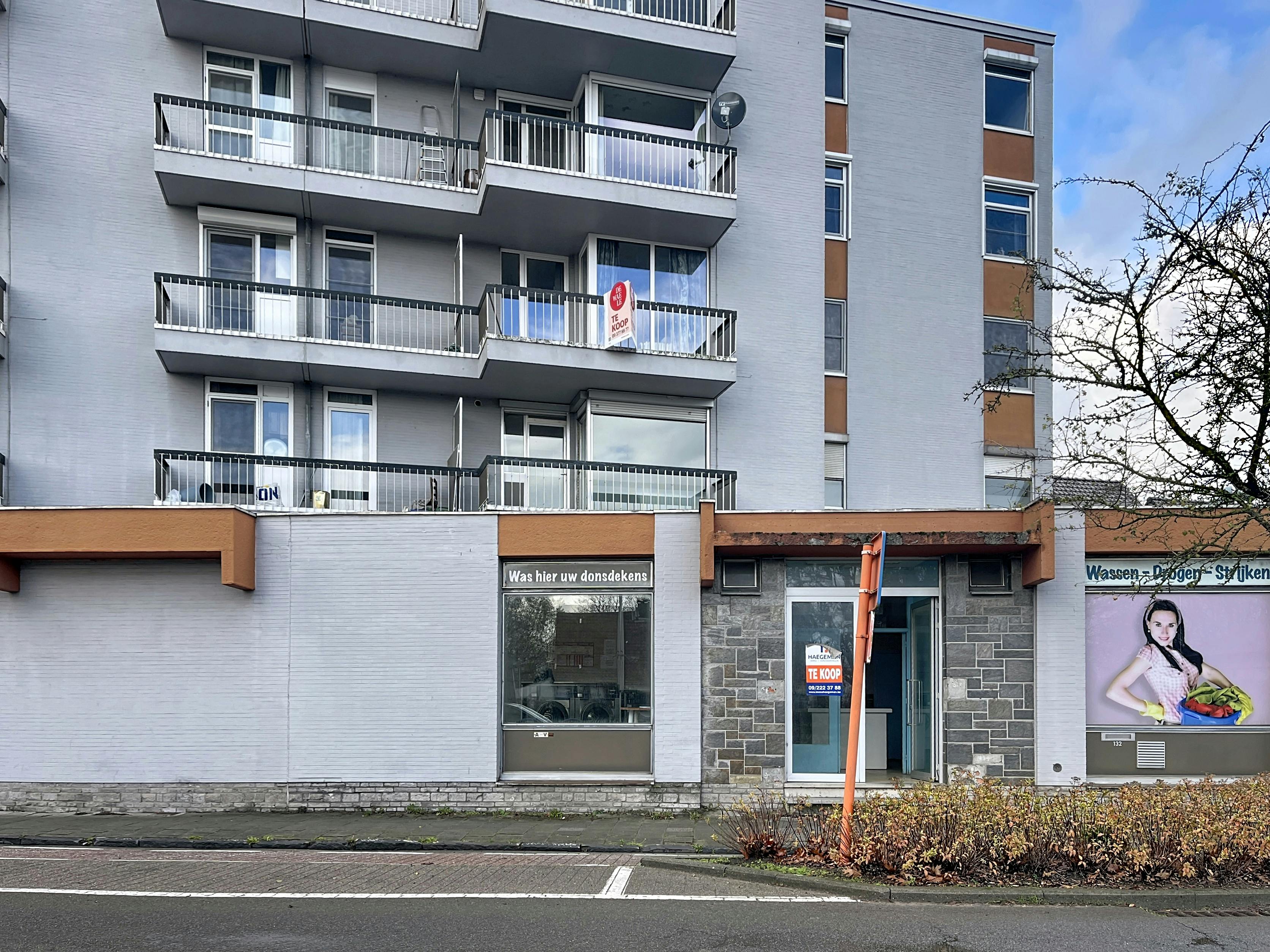 Appartement met 2 slaapkamers en garage te koop in Waarschoot foto {{pictureIndex}}