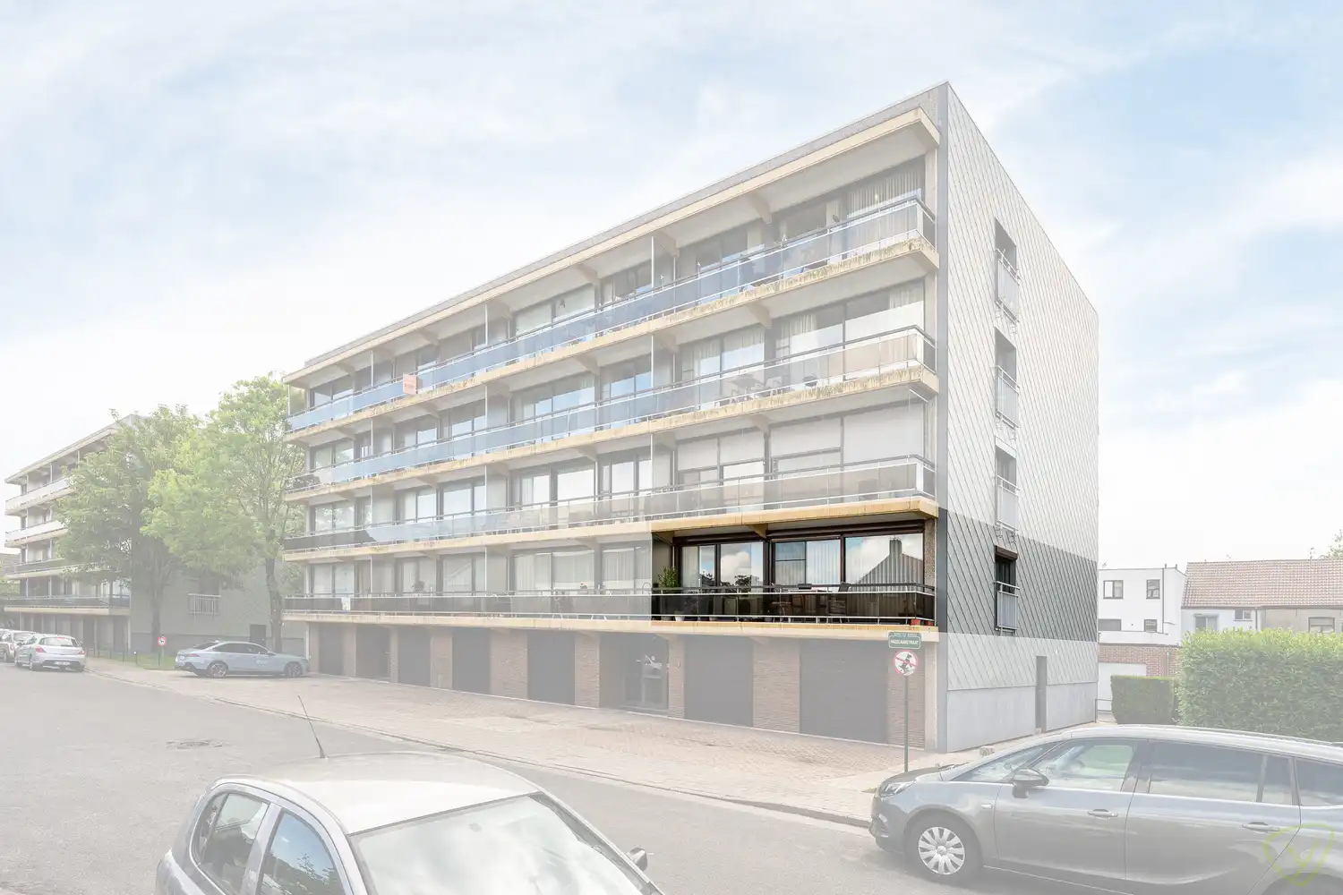 Prachtig en ruim hoekappartement in een rustige residentie nabij de Markt van Eeklo! foto 24