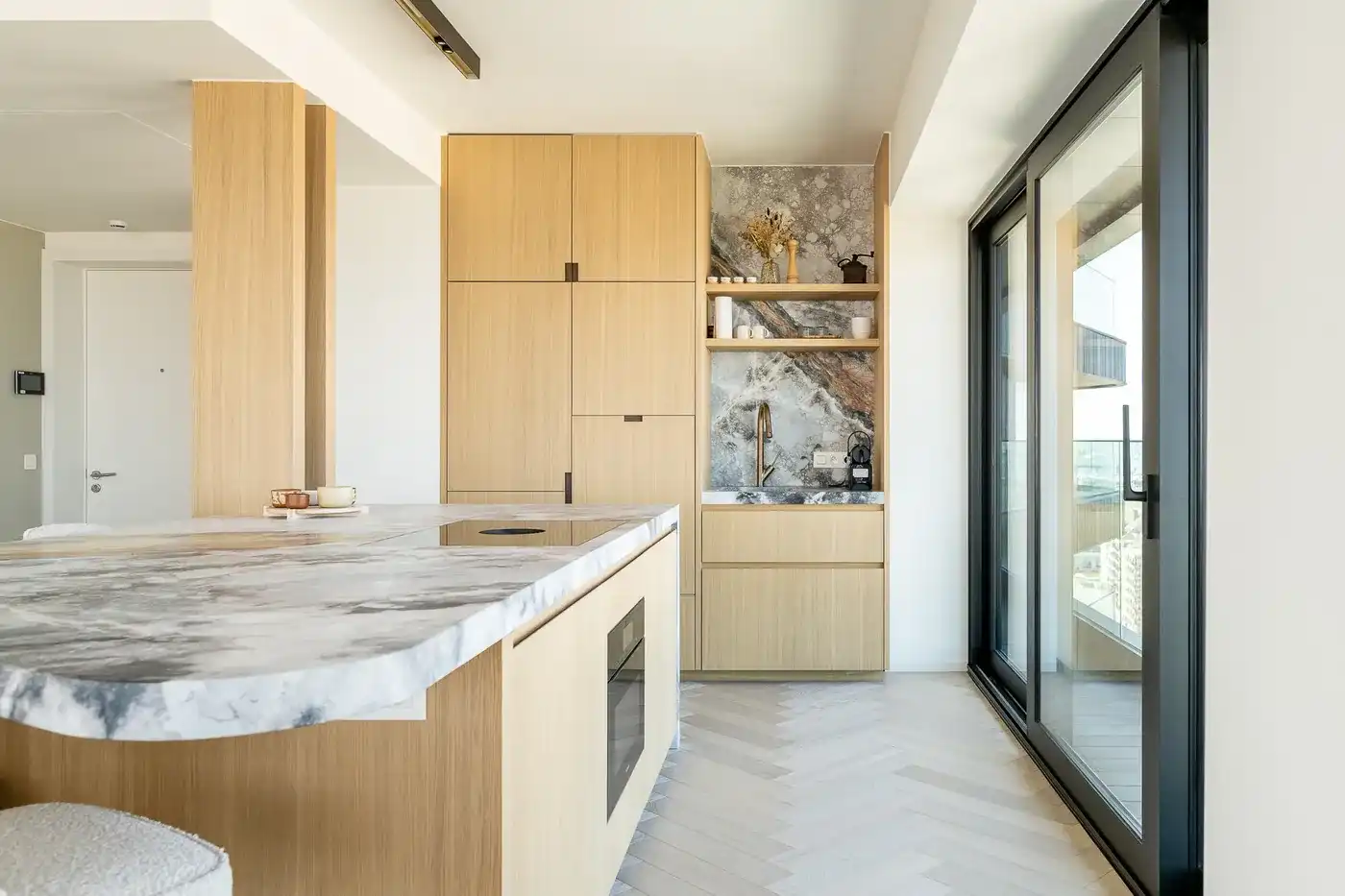 Fenomenaal afgewerkt hoek-appartement op de 15de verdieping van de Heldentoren met zicht op Zee, Knokke en omstreken. foto 10